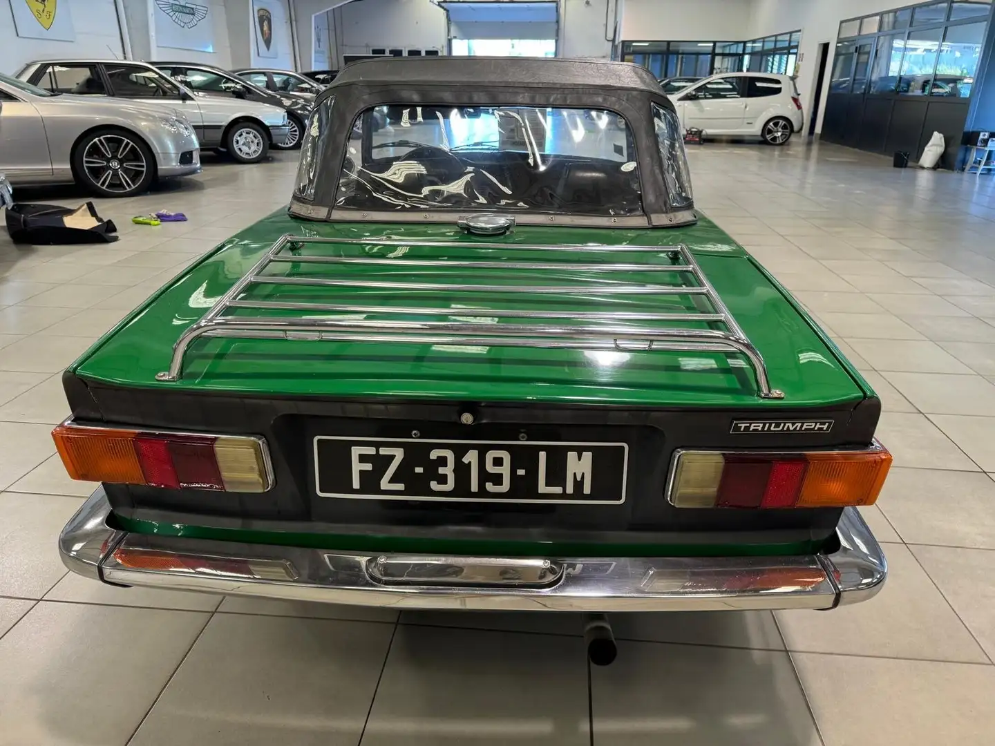 Triumph TR6 Verde - 2