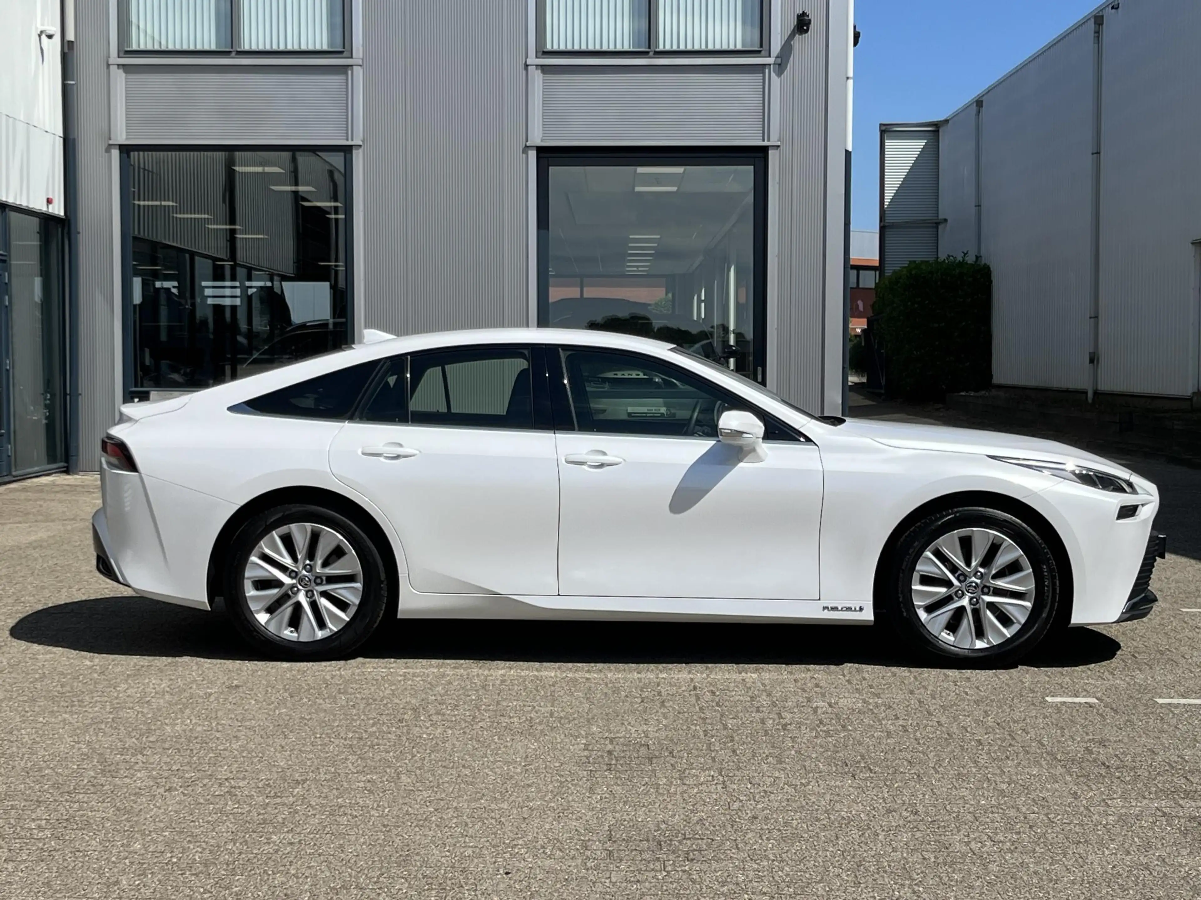 Toyota Mirai Dynamic | Nieuwe auto! | /Adapt.Cruise/Carplay/Ele — photo 3