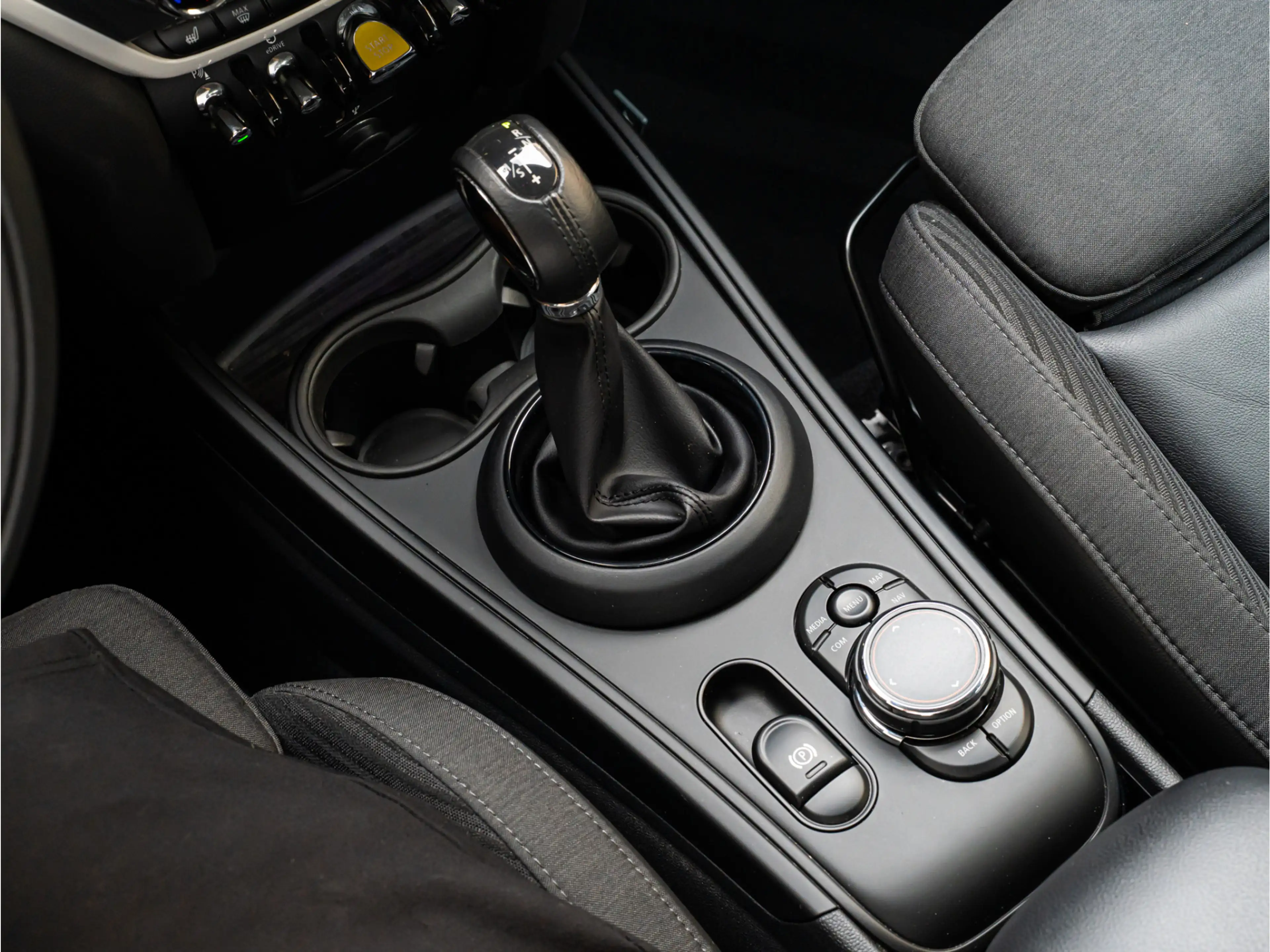 MINI Cooper SE Countryman 1.5 ALL4 Chili 18 INCH LED ADAP CRUISE STOELVERW — photo 29