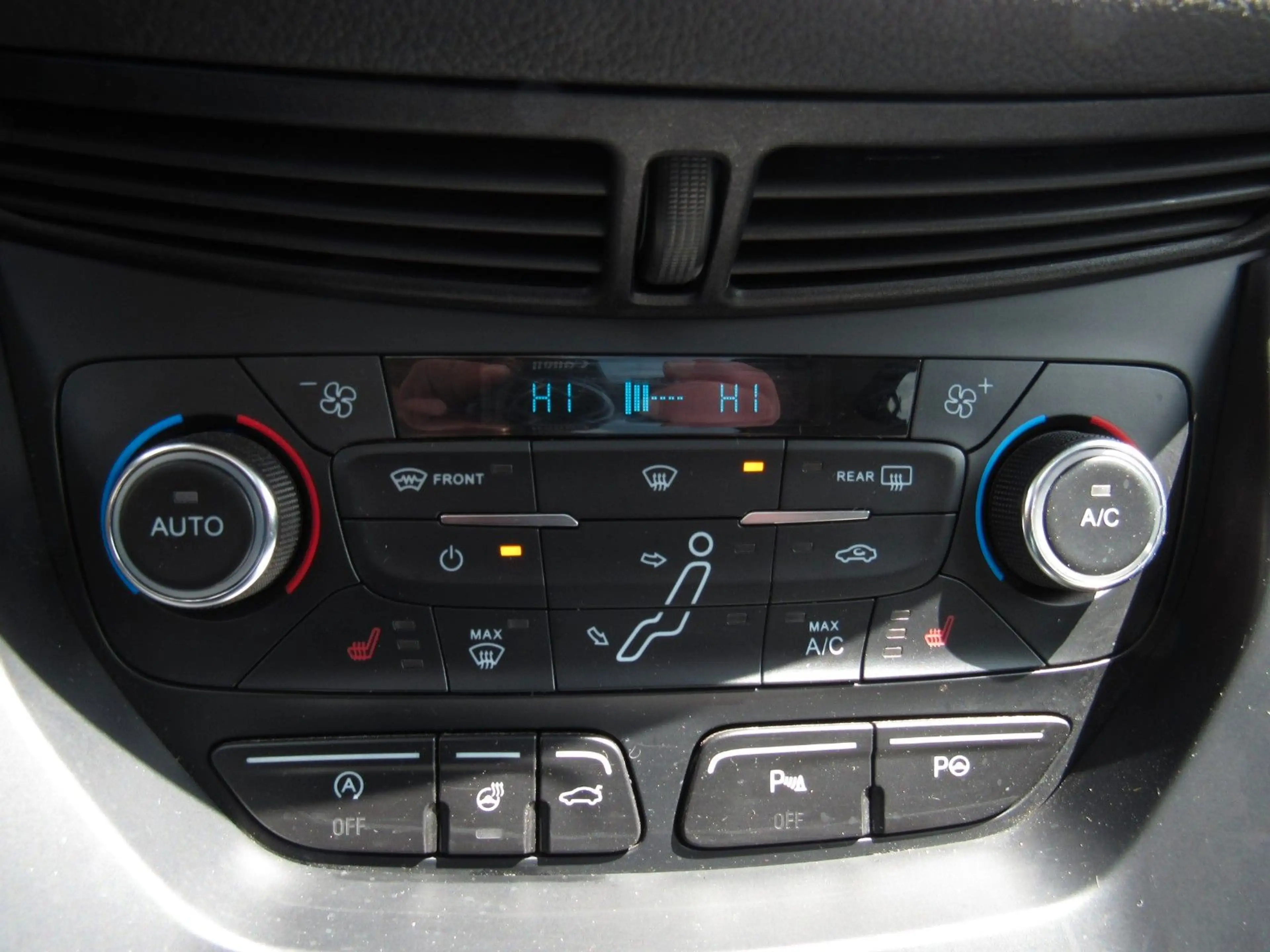 Ford Grand C-Max Titanium*Pano*Navi*7 Sitze*Keyless* — photo 13