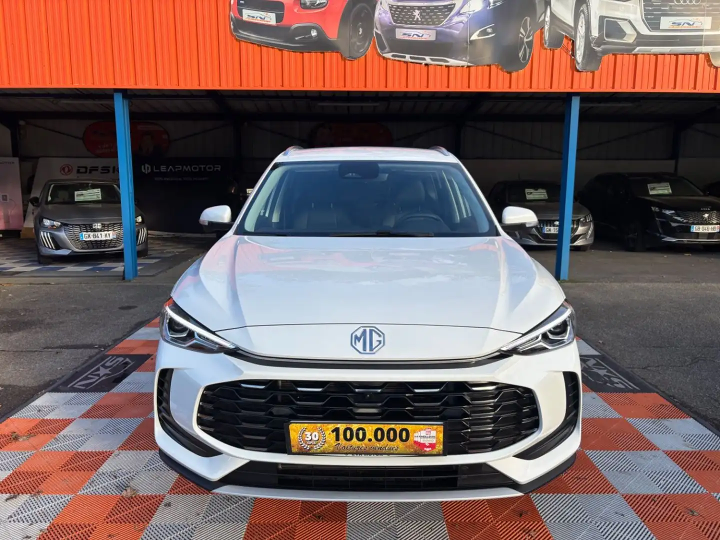 MG ZS 1.5 HYBRID+ 197 LUXURY 1Â°Main Weiß - 2