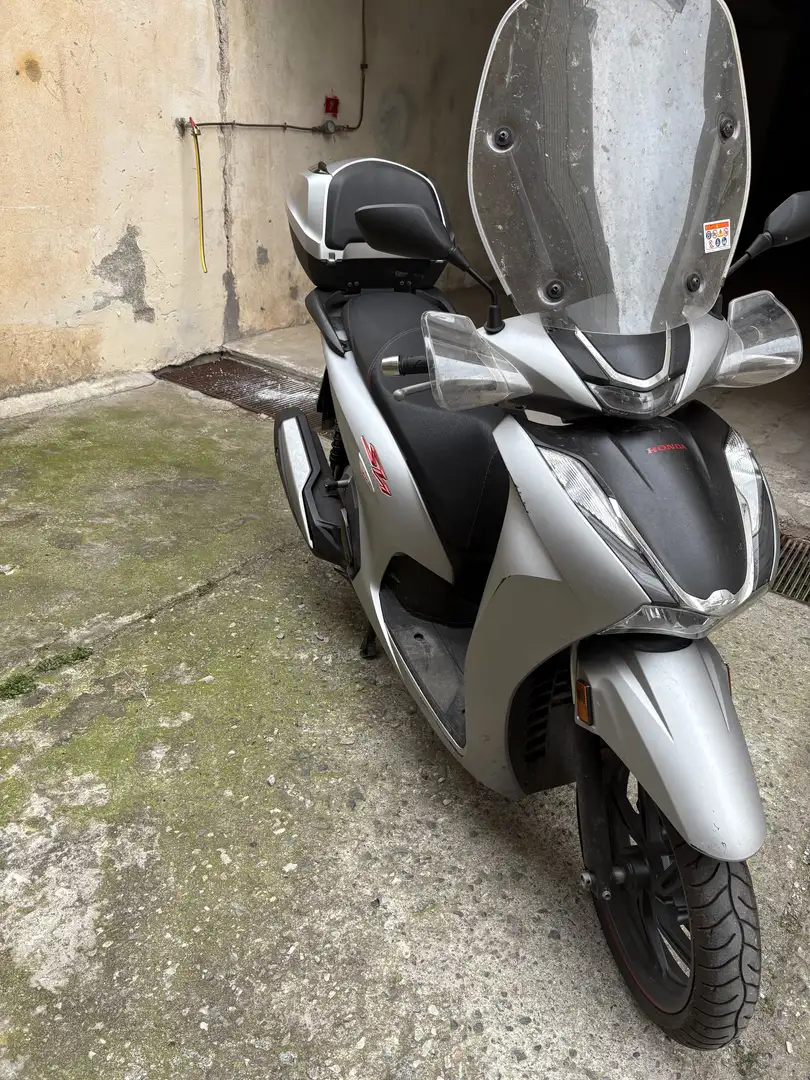 Honda SH 350i Gri - 2