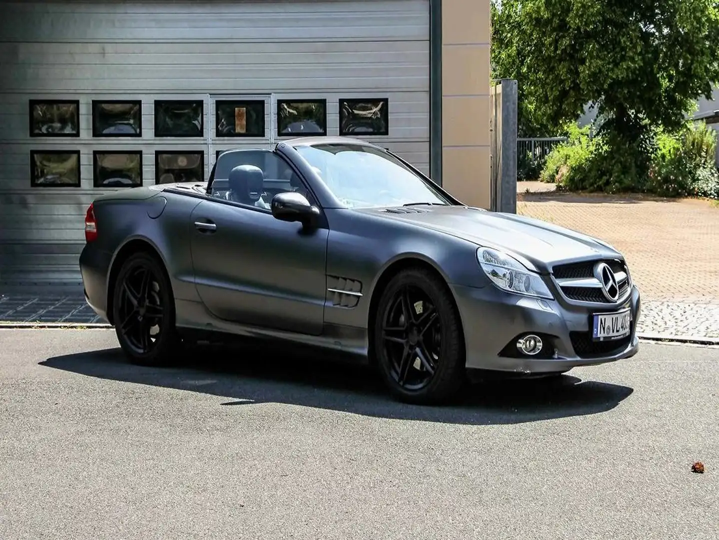 Mercedes-Benz SL 350 SL 350 Refined Luxury and Dynamic Performance! Argento - 2