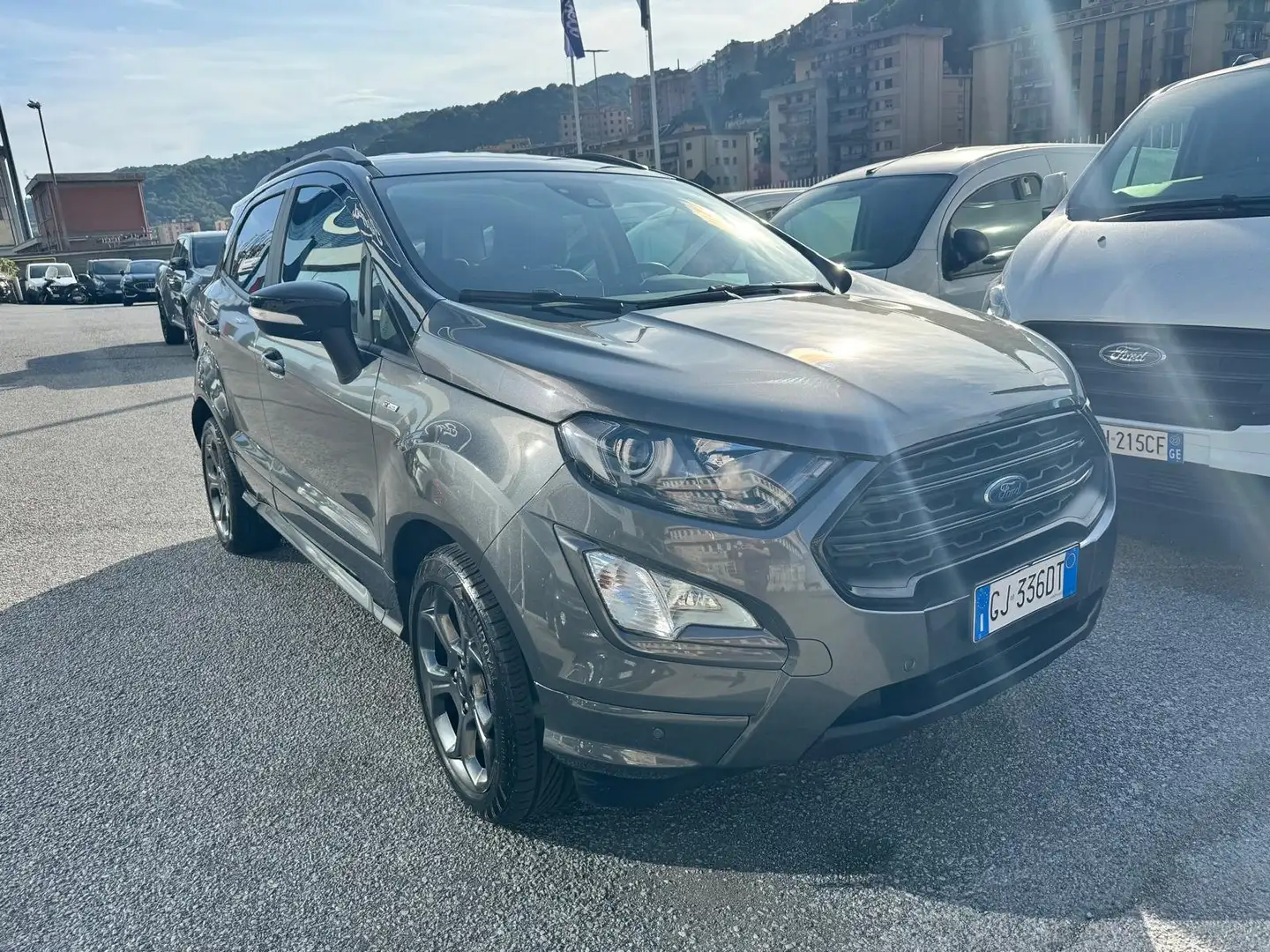 Ford EcoSport EcoSport 1.0 ecoboost ST-Line Grijs - 2