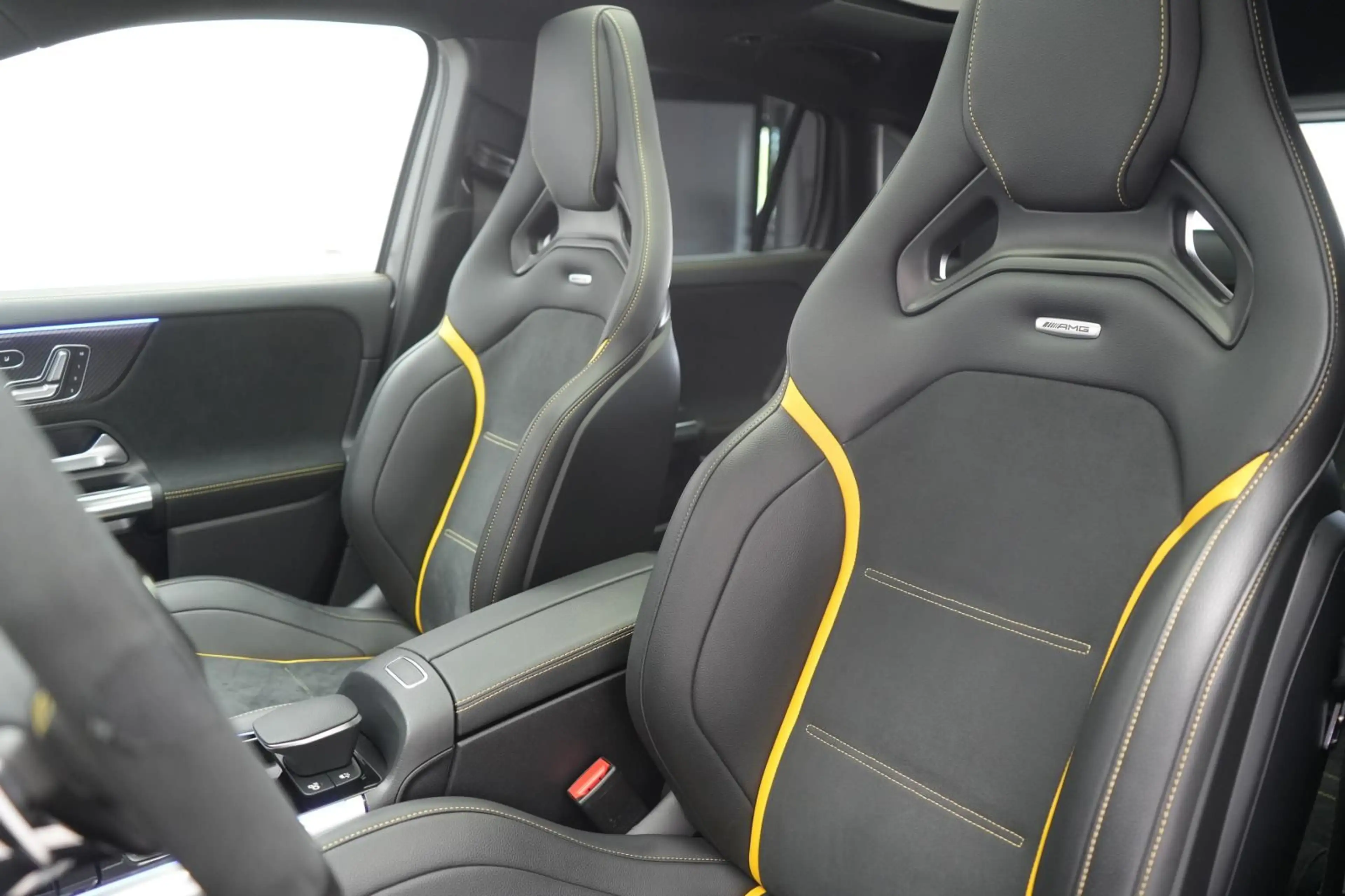 Mercedes-Benz GLA 45 AMG S 4Matic+ Speedshift DCT 8G Perf.sitz — photo 11