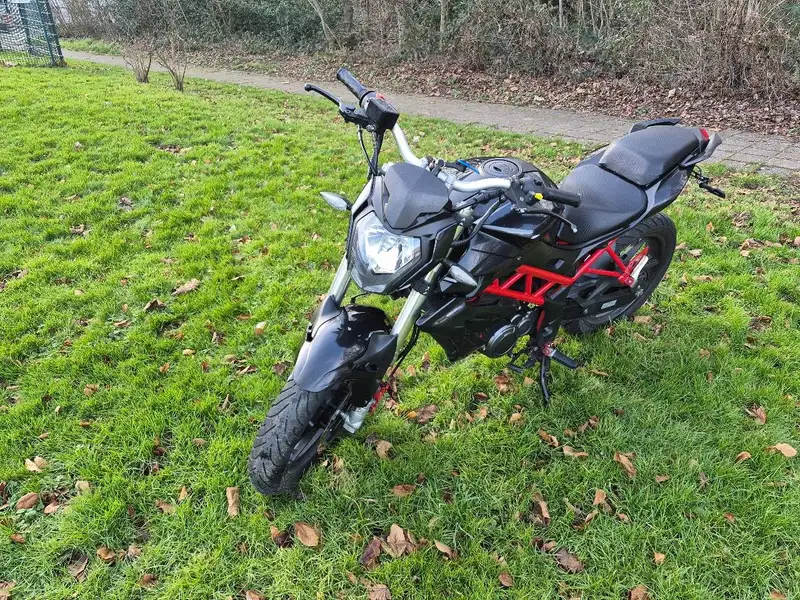 Benelli BN 125