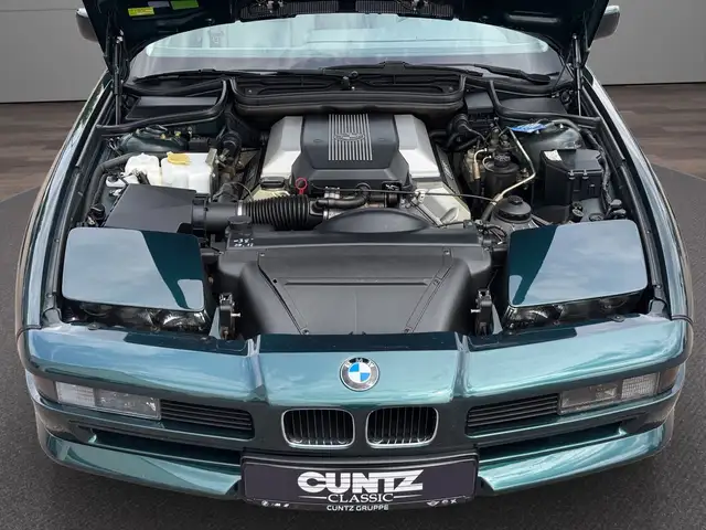 BMW 8 Series view 16