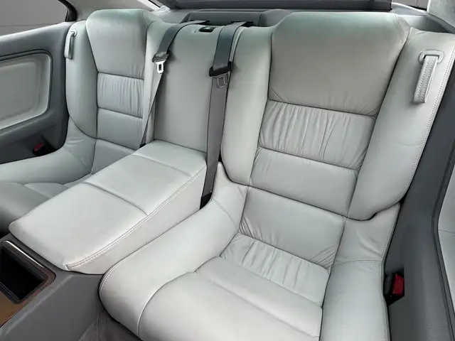BMW 8 Series view 27