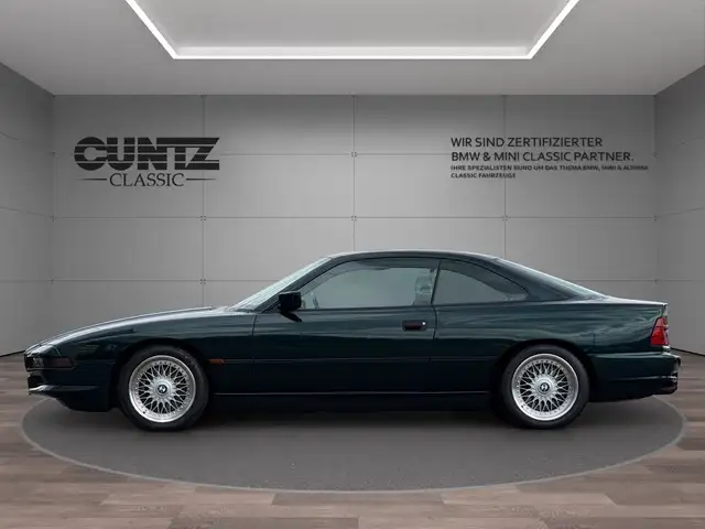 BMW 8 Series view 8