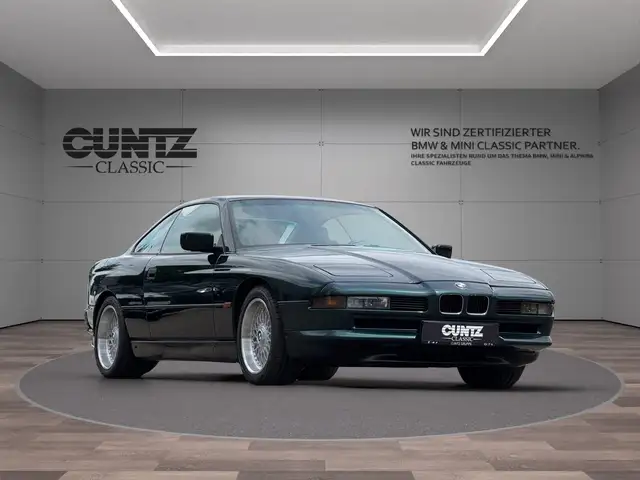 BMW 8 Series view 3