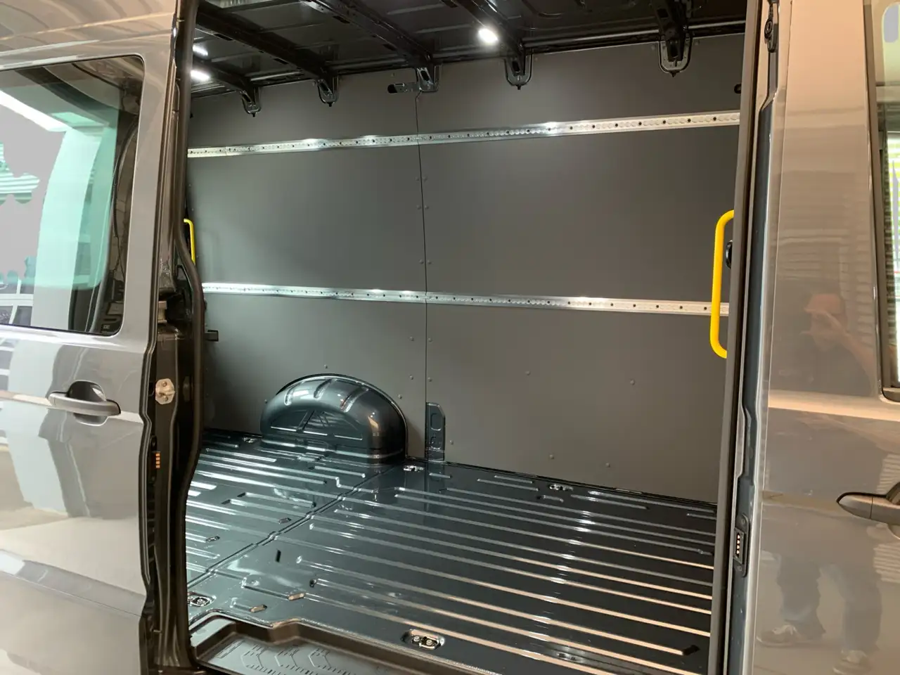 Volkswagen Crafter 35 Kasten HD MR AHK*CAM*LED*GRA*SHZ 11