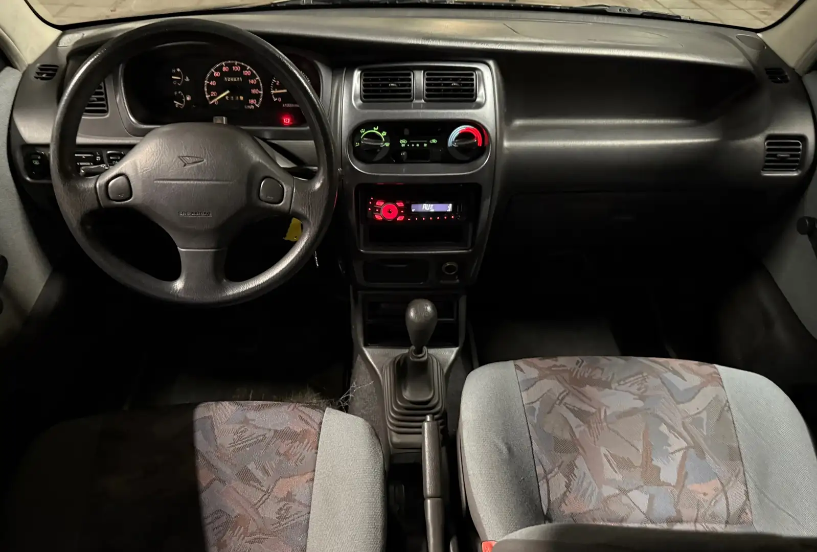 Daihatsu Sirion 1.0-12V XTi|NAP|NweAPK|5Deurs|126DKM!|UniekeAuto|N Grau - 2