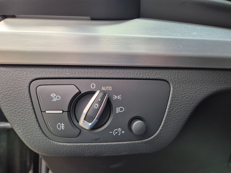 Audi Q5 @ SERVICARS DIRECT - AUDI Q5 PHEV 50 TFSi e Quattro Sport - S tronic - Full S-Line - Garantie 12 mois — photo 10