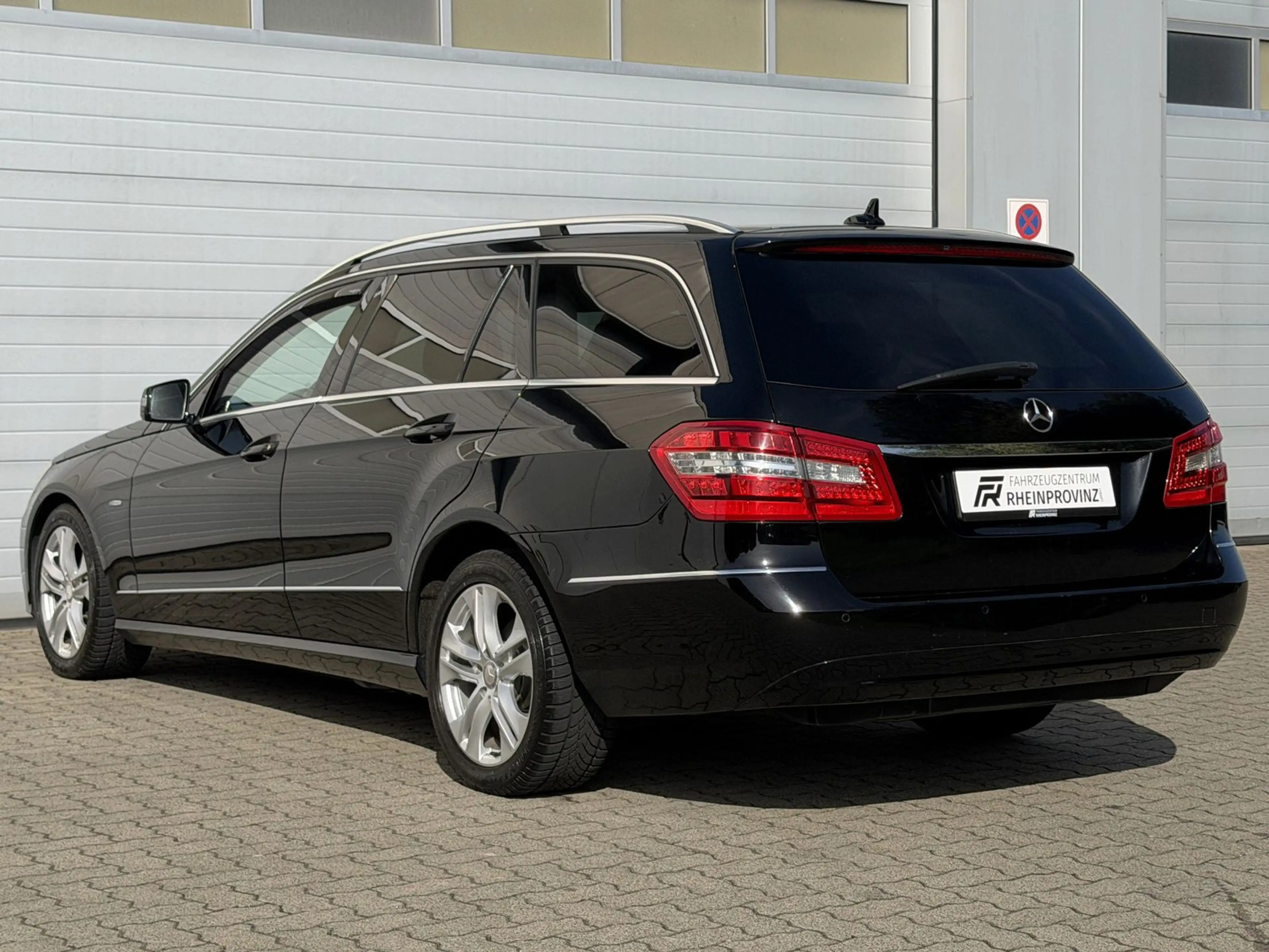 Mercedes-Benz E 250 CDI Avantgarde Navi/Klima/Tempomat/PDC — photo 3
