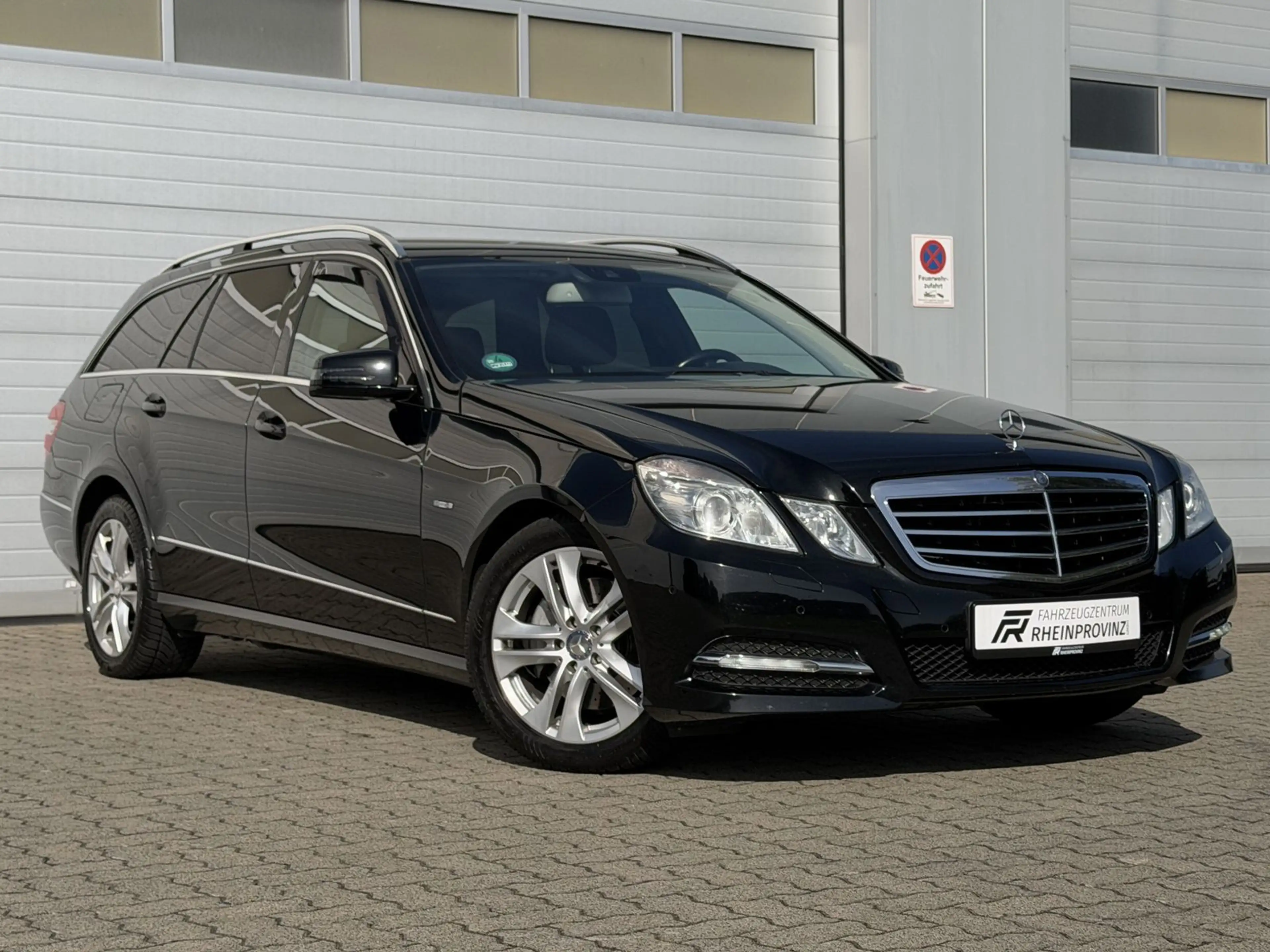 Mercedes-Benz E 250 CDI Avantgarde Navi/Klima/Tempomat/PDC