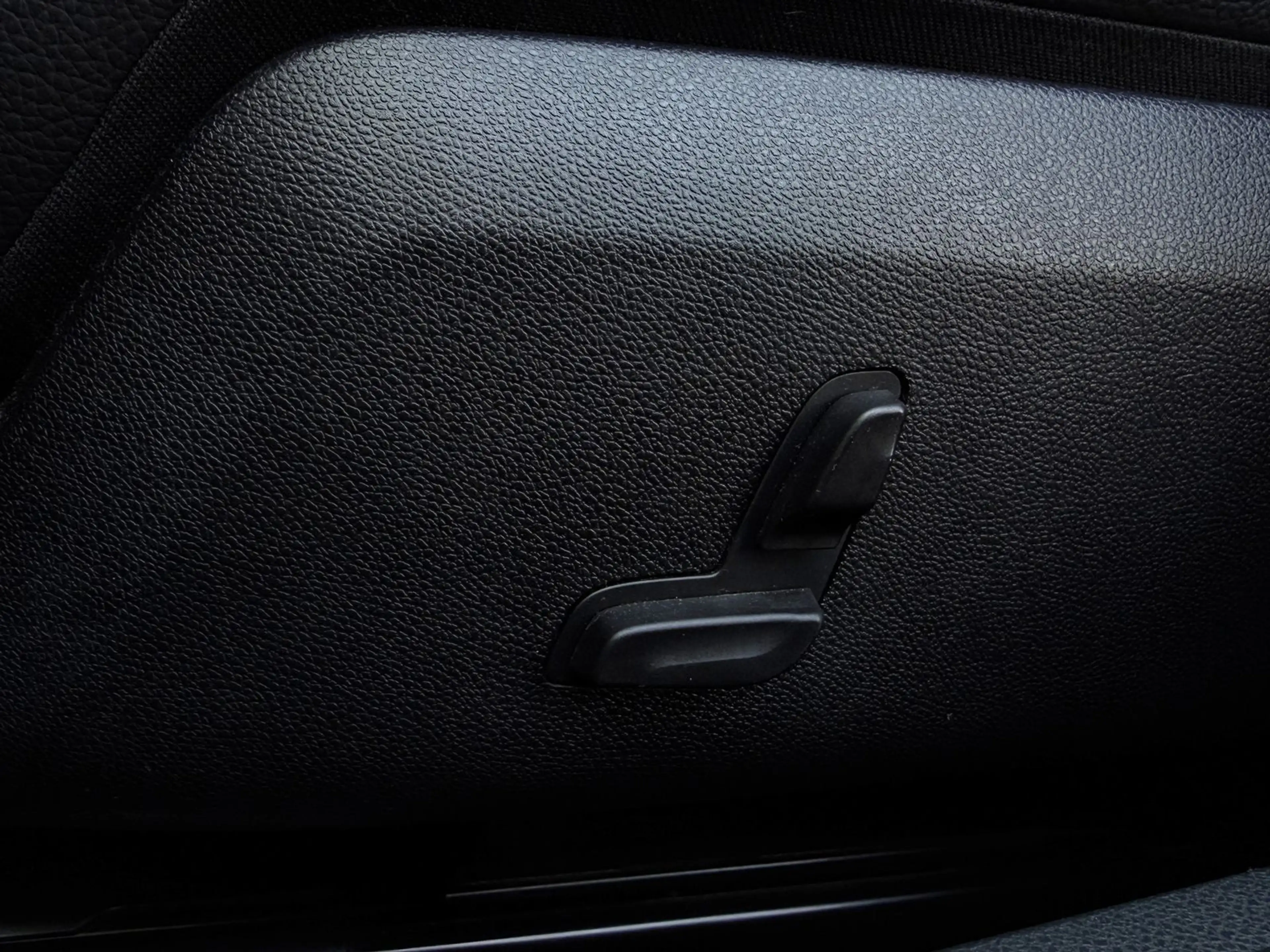 Mercedes-Benz E 250 CDI Avantgarde Navi/Klima/Tempomat/PDC — photo 8