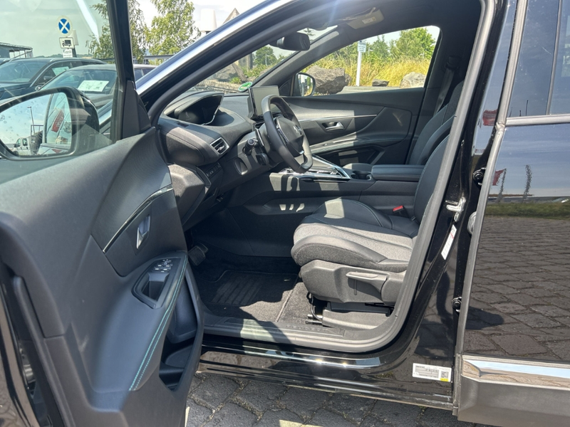 Peugeot 5008 Allure Pack Mild-Hybrid 136 e-DSC6 7-Sitzer — photo 7