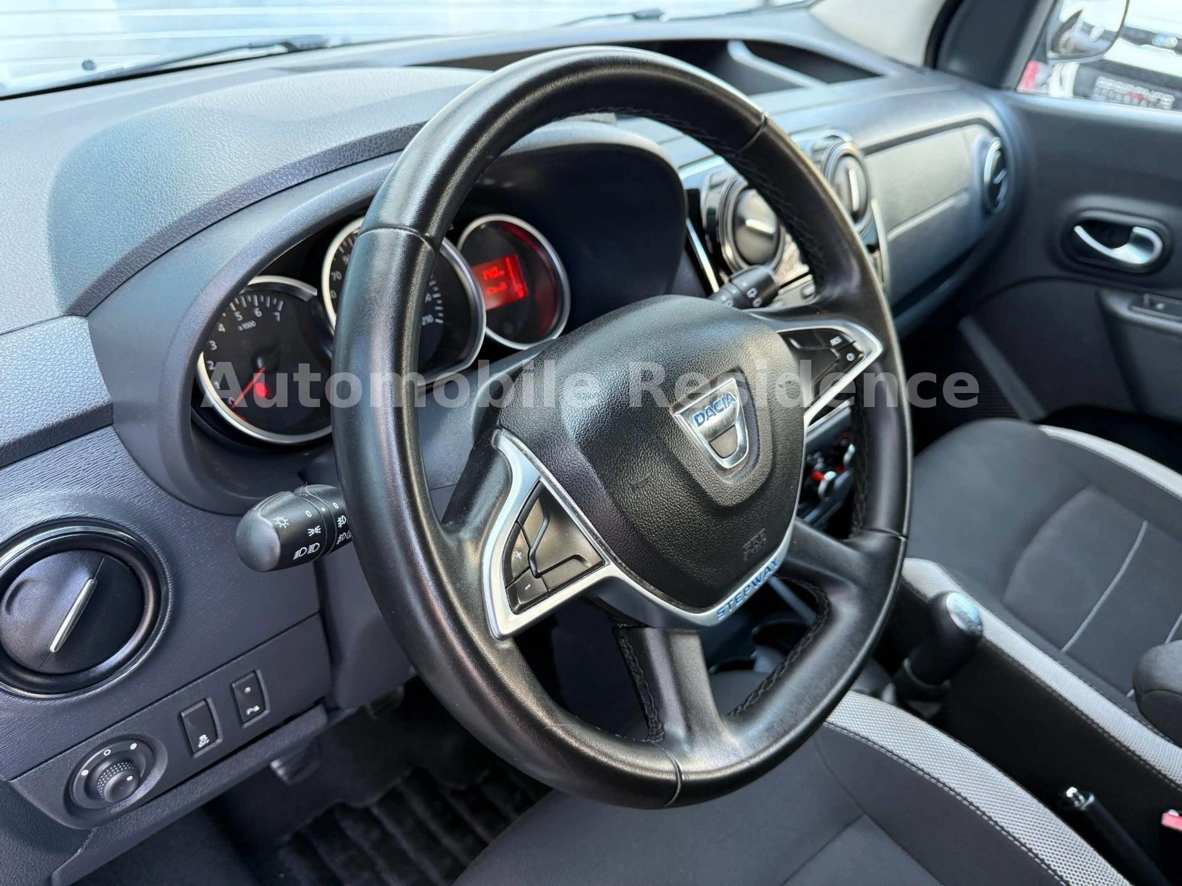 Dacia Dokker Stepway 1.6*TEMP*KLIMA*NAVI*PDC*MFL*RFK*1 — photo 14