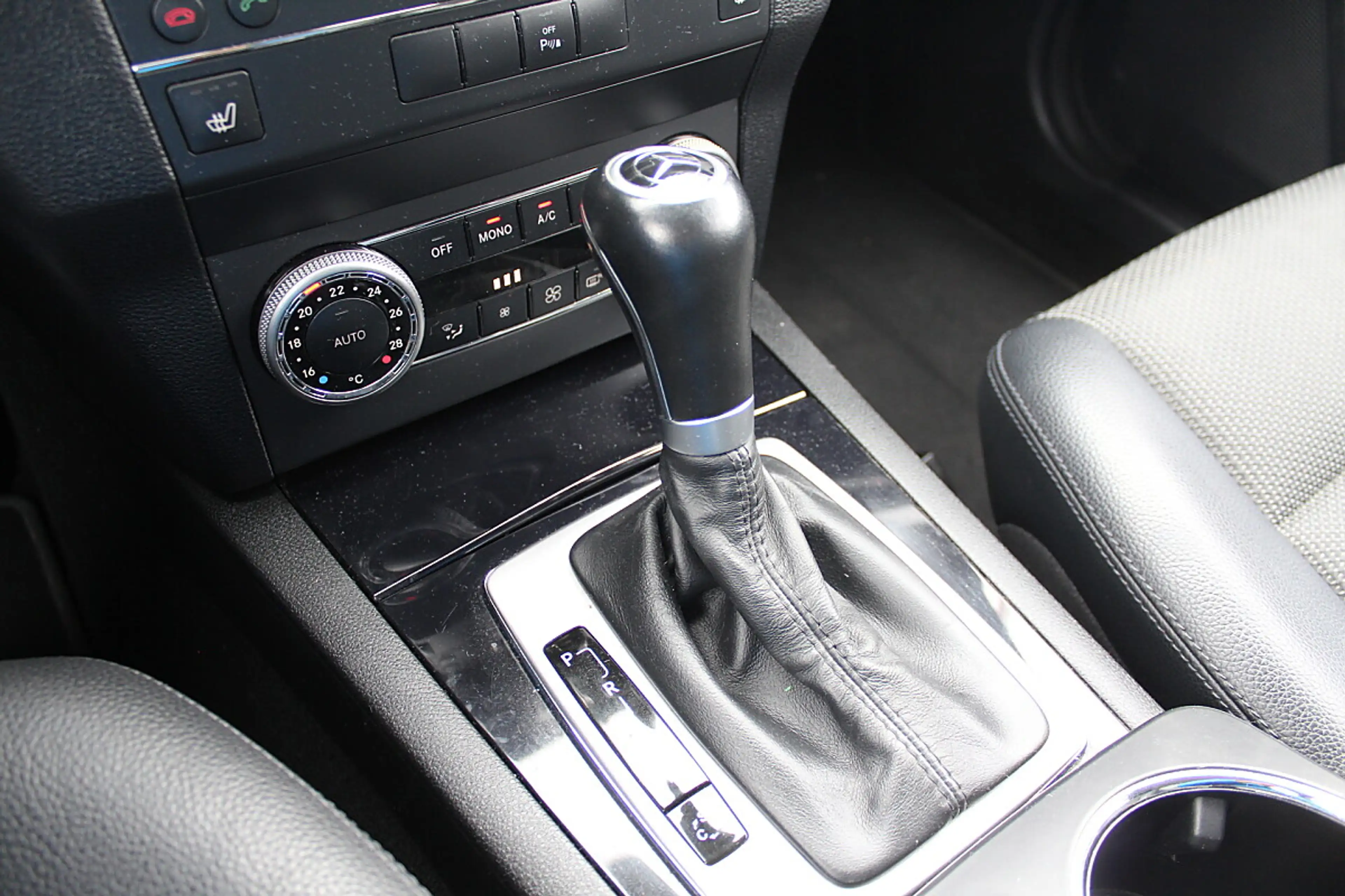 Mercedes-Benz GLK 220 CDI 4MATIC BlueEfficiency Aut. NUR für Export o... — photo 13