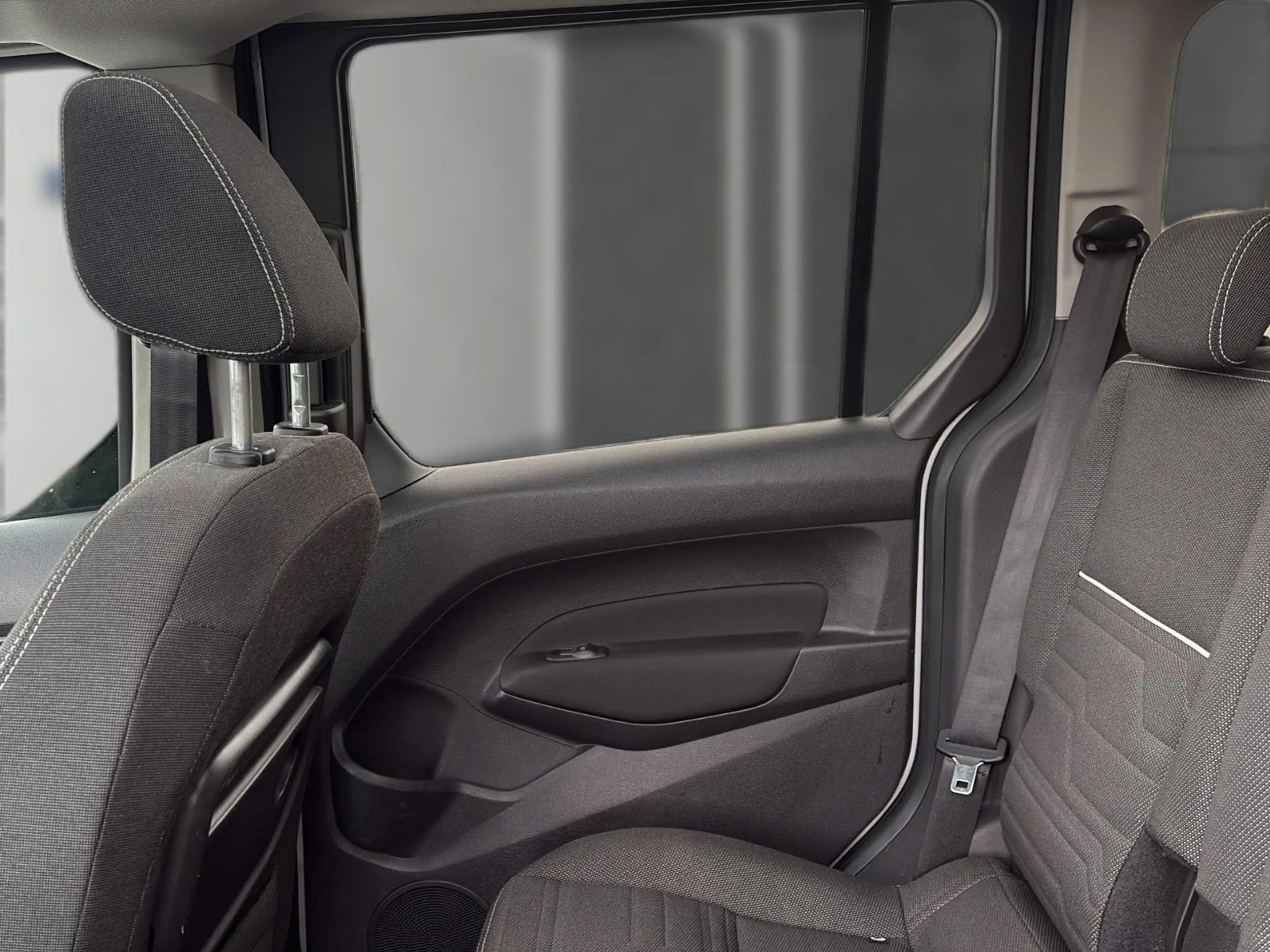 Ford Tourneo Connect Titanium Wagen Nr 096 — photo 14