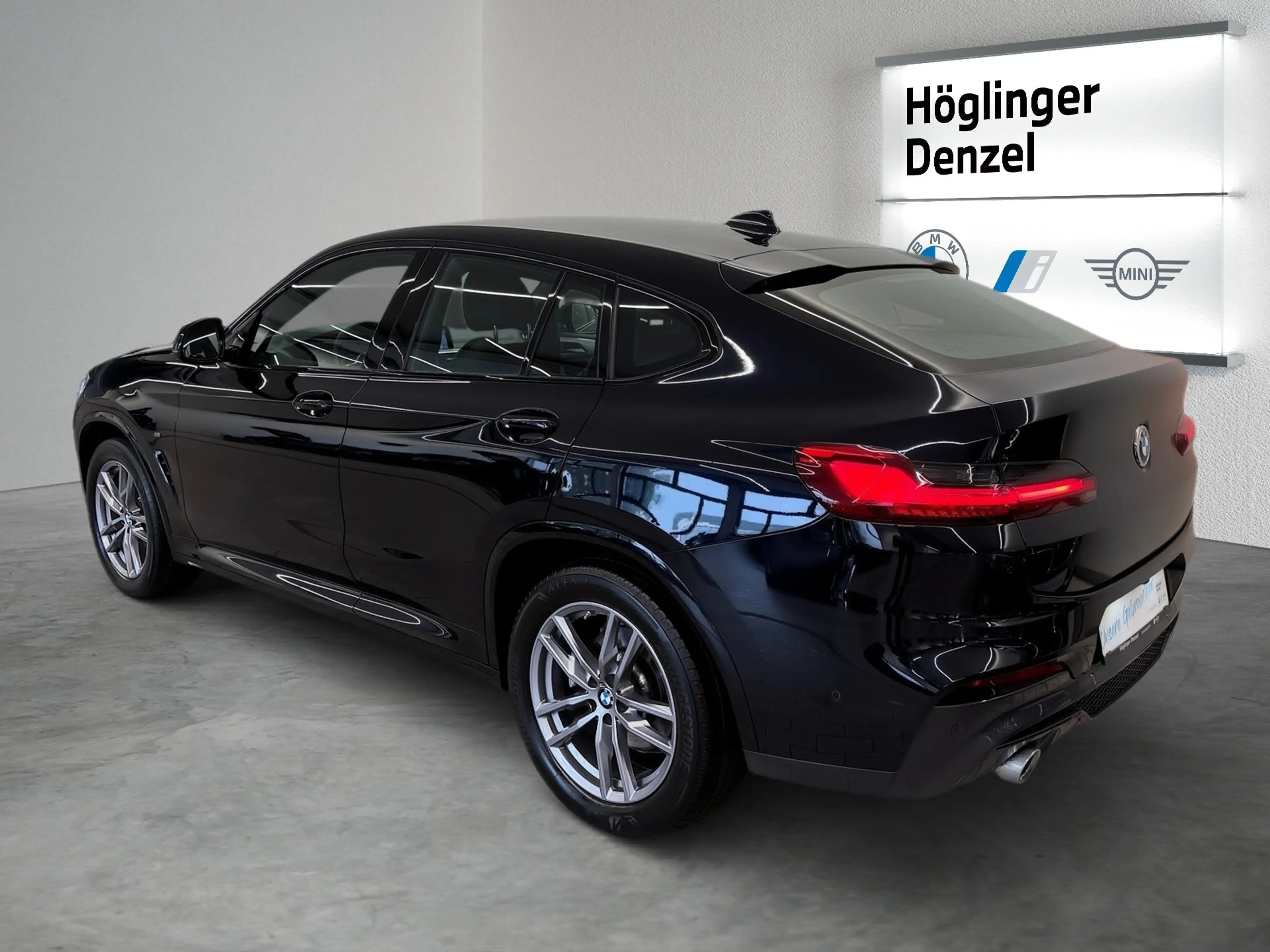 BMW X4 xDrive20i — photo 9