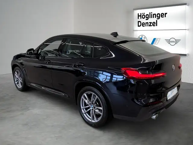 BMW X4 view 9