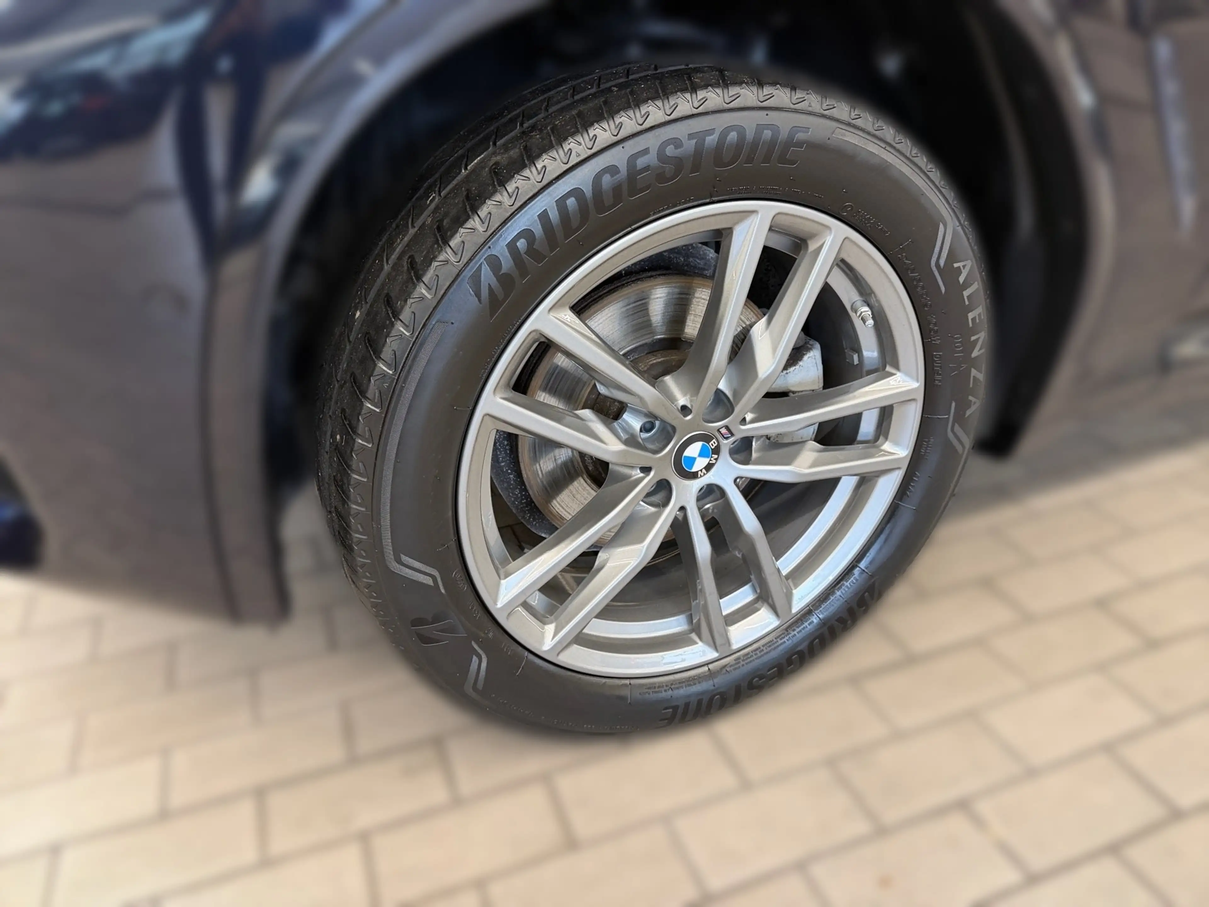 BMW X4 xDrive20i — photo 3