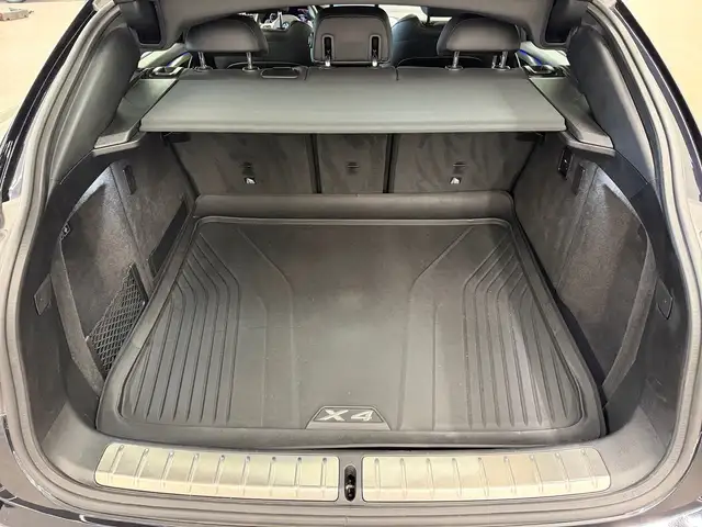 BMW X4 view 10