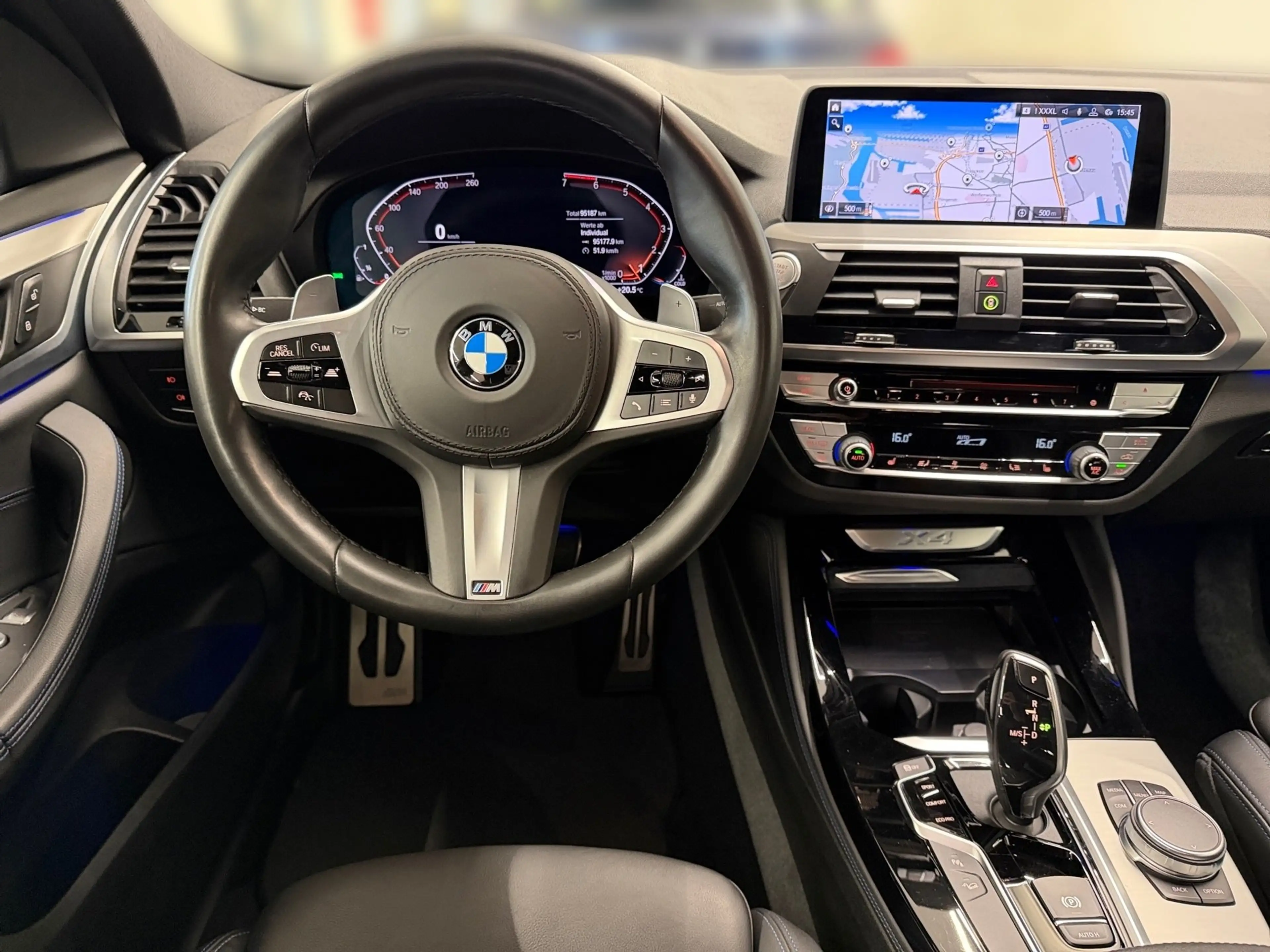 BMW X4 xDrive20i — photo 7