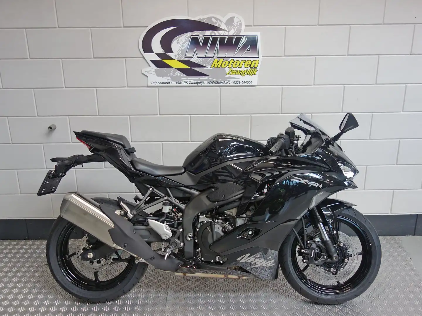 Kawasaki Ninja ZX-4RR Zwart - 1