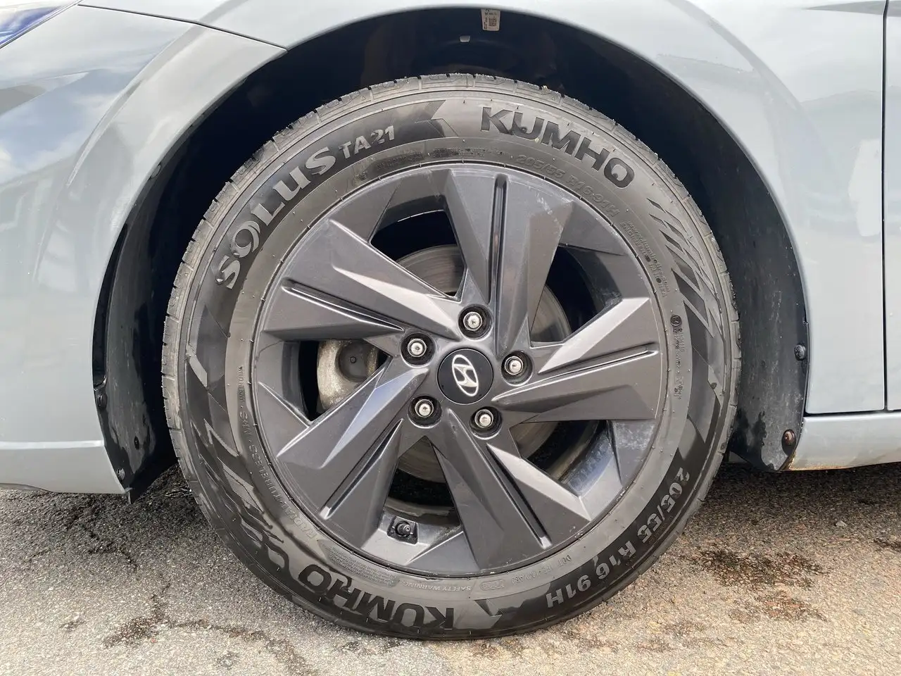 Hyundai ELANTRA снимка Hyundai ELANTRA