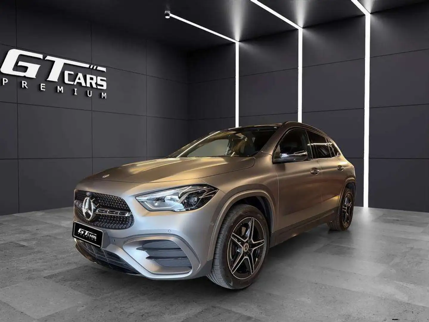 Mercedes-Benz GLA 45 AMG 250e Gris - 1