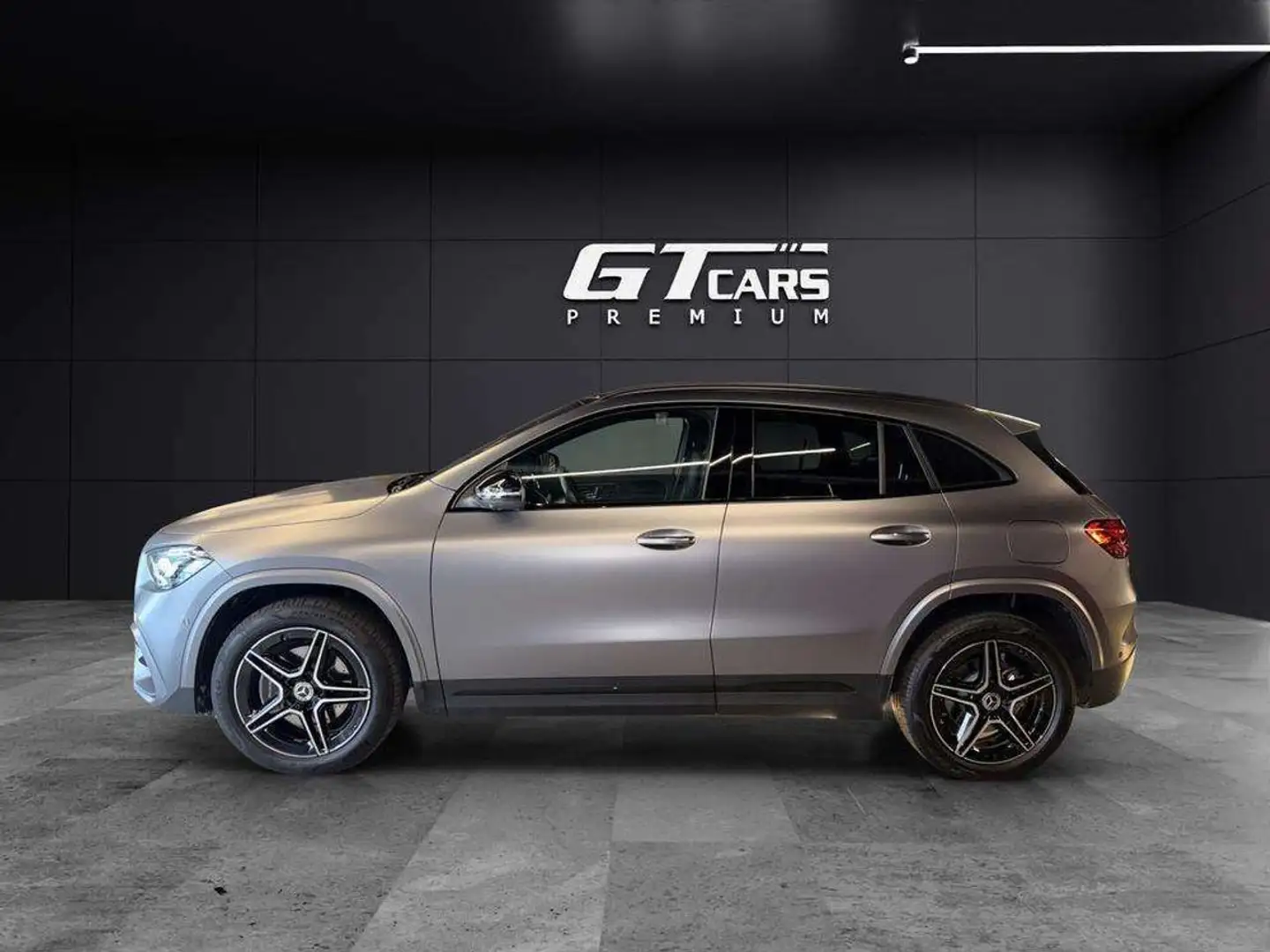 Mercedes-Benz GLA 45 AMG 250e Gris - 2