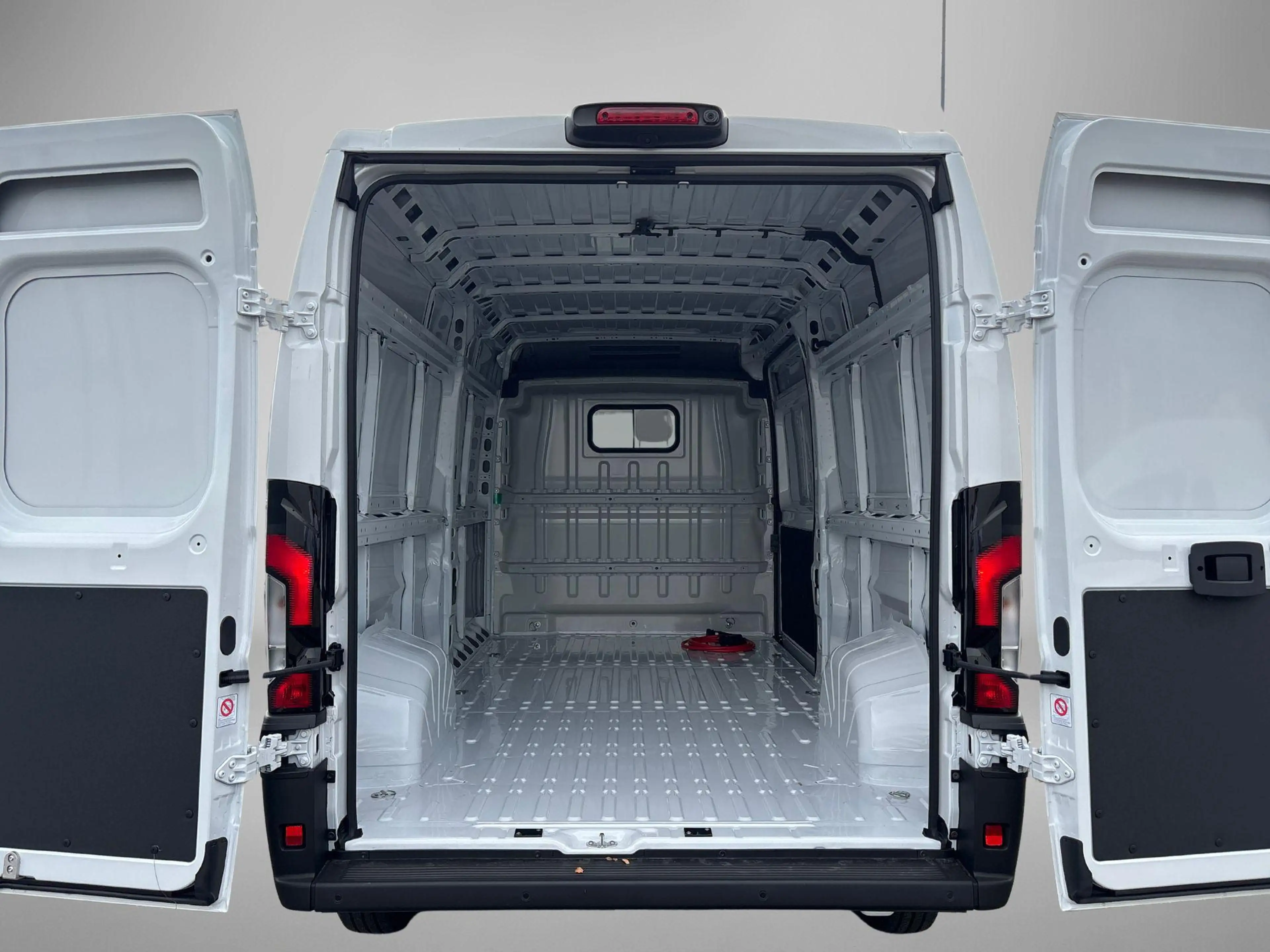 Opel Movano-e Electric 3.5t L4H3 Zwaar 110 kWh — photo 15