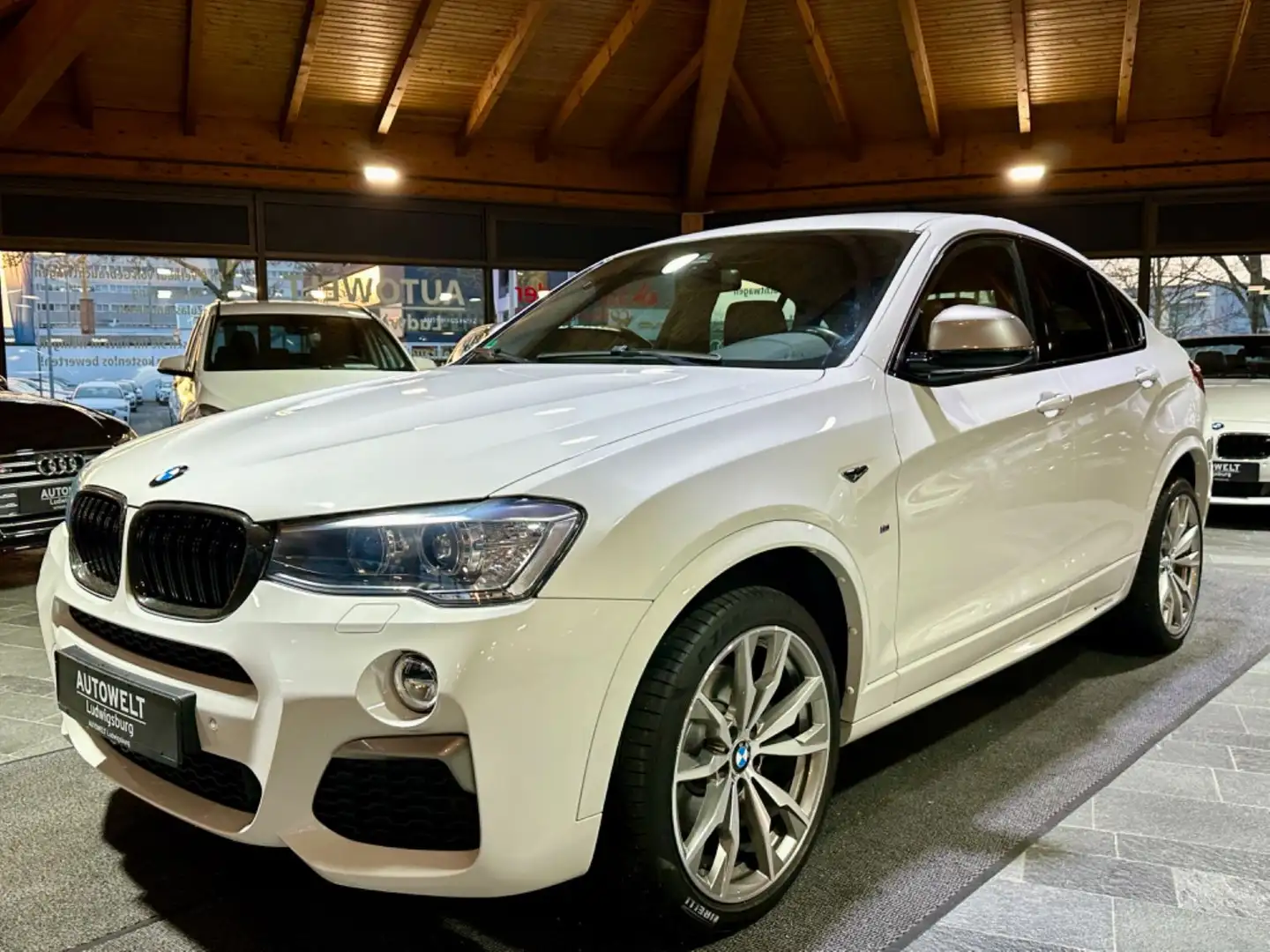 BMW X4 M40i KEYLESS-LED-NAVI-LEDER-KAMERA-ALU 20" Weiß - 1