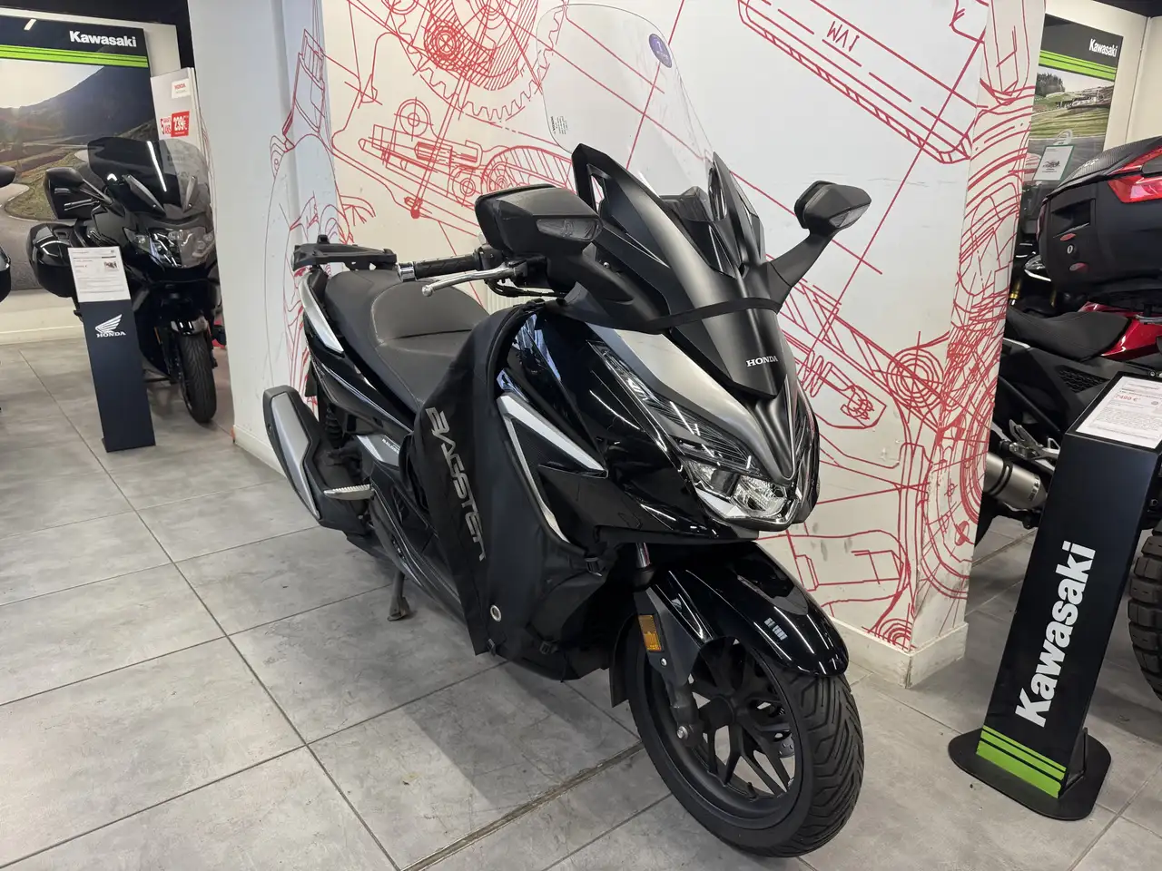 Honda Forza 350
