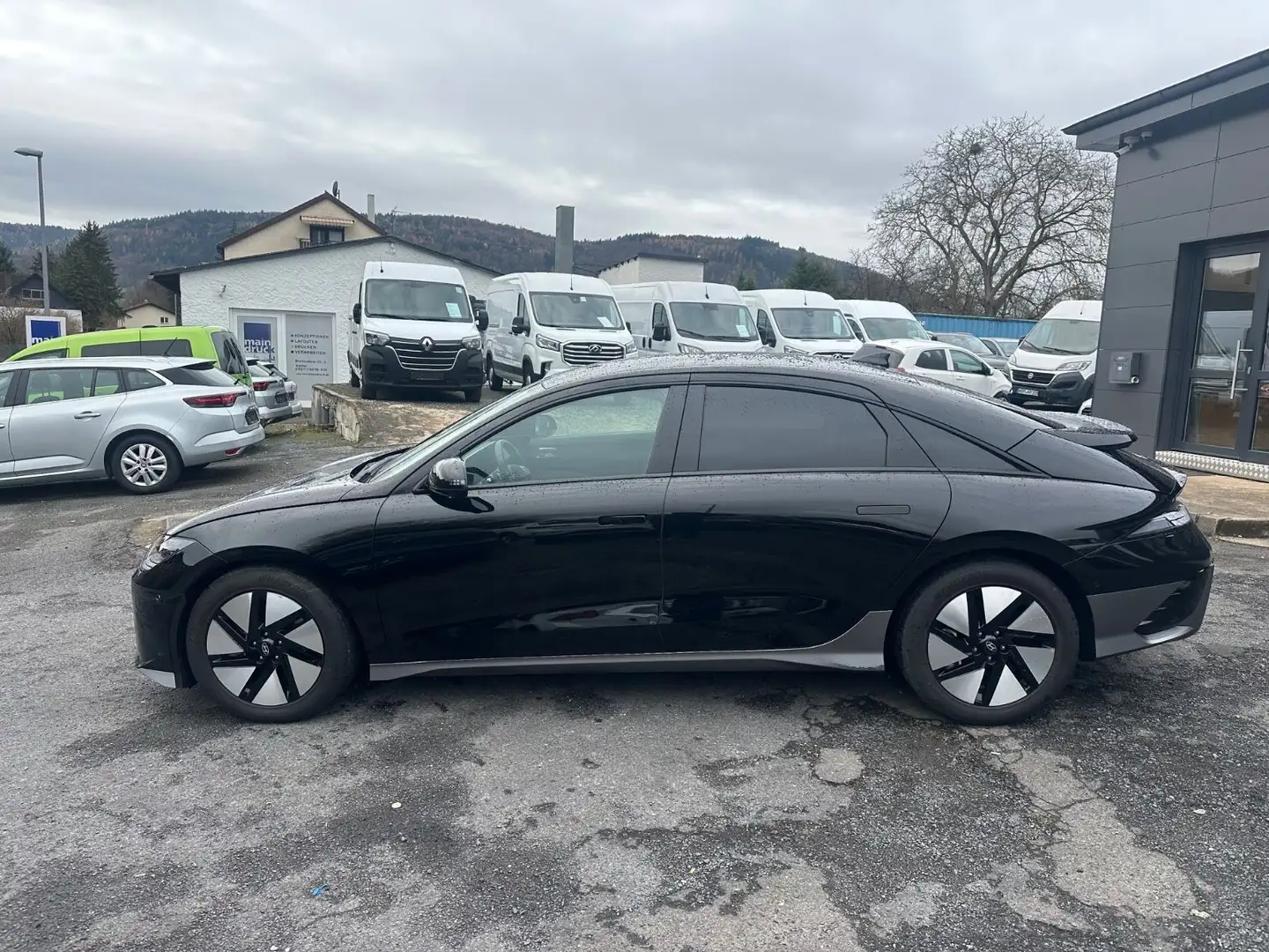 Hyundai IONIQ 6 Techniq 53 kWh,360°+Headup+Navi+LED Noir - 2