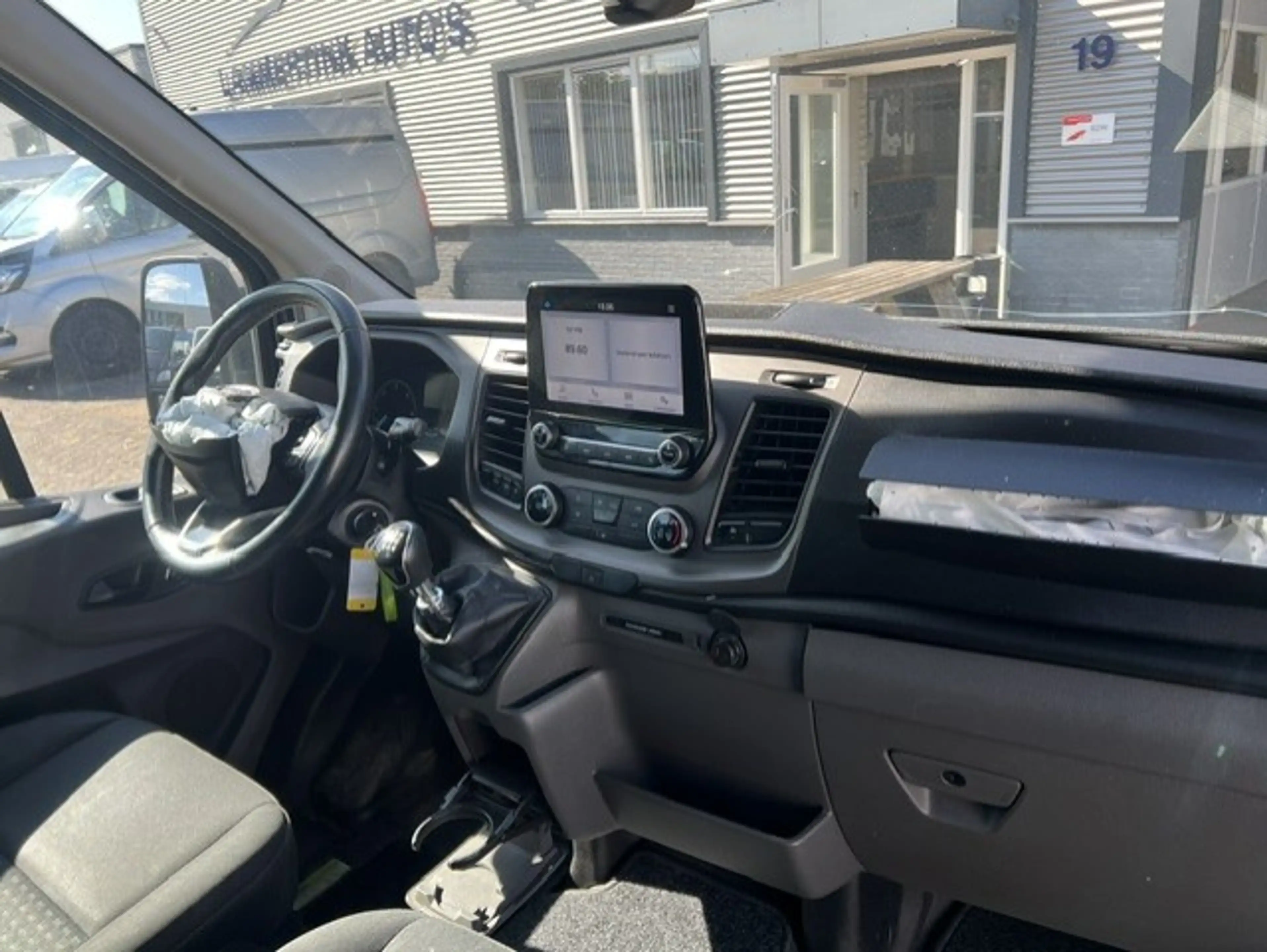 Ford Transit 2.0 TDCI L3H2 DC 6P L3H2 AIRCO KLIMA EURO6 — photo 7