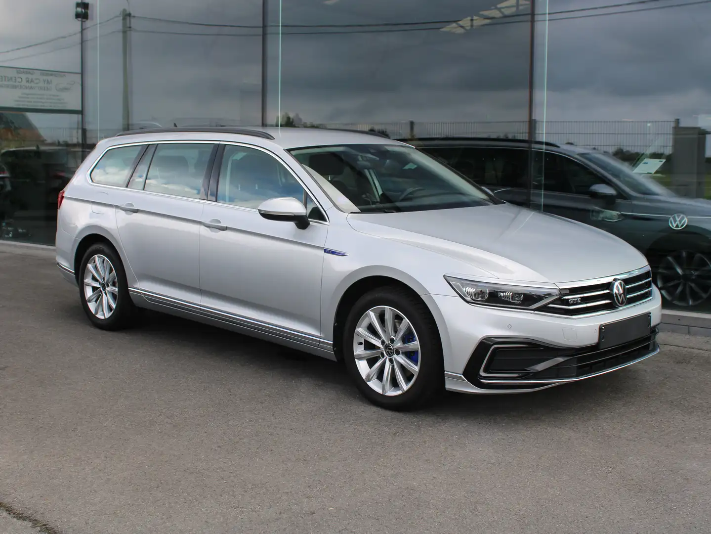 Volkswagen Passat Variant 1.4 TSI GTE-AC-CAMERA-APP C-ALU V-NAVI-VEEL OPTIES Argent - 1