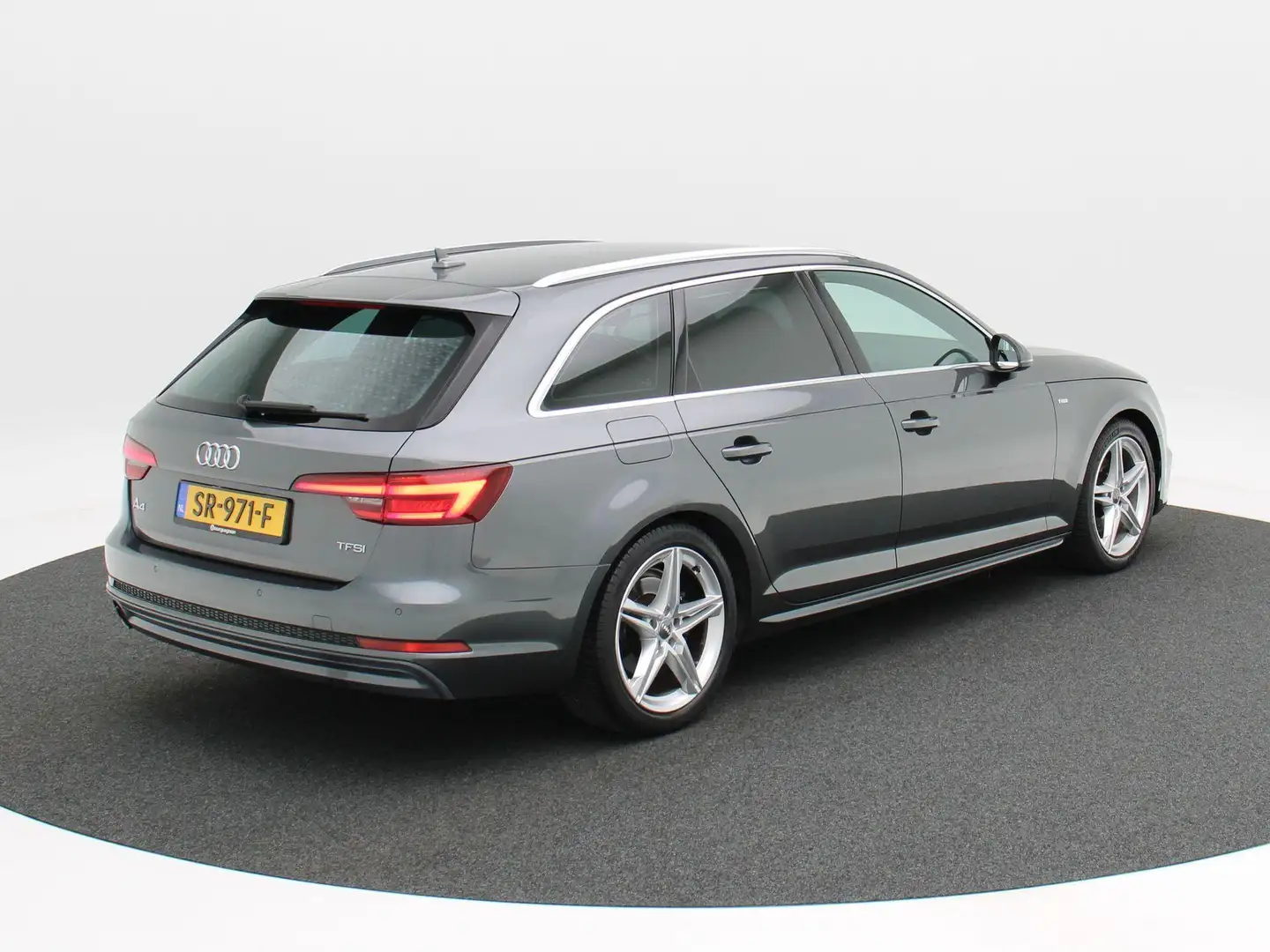 Audi A4 Avant 1.4 TFSi 150 Pk Automaat S-Line | Cruise Con Grijs - 2