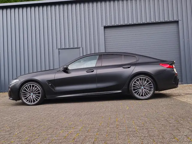 BMW 8 Series view 4