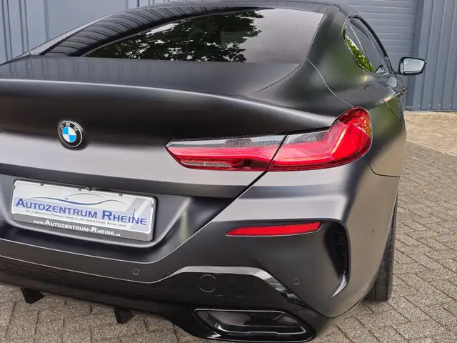 BMW 8 Series view 12