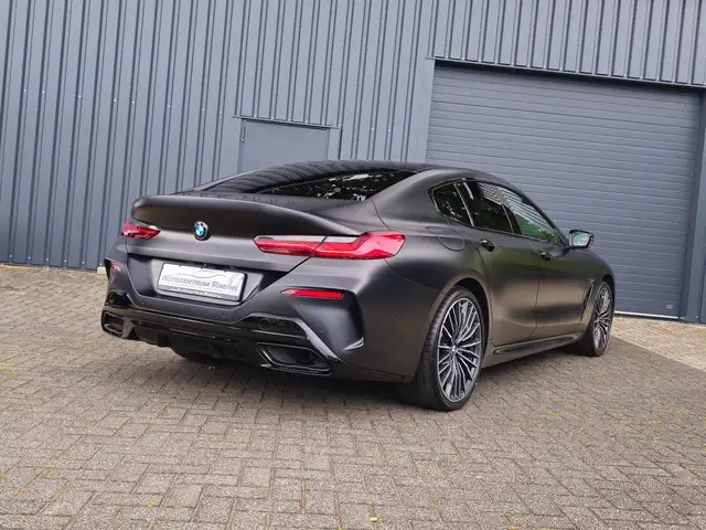 BMW 8 Series view 7