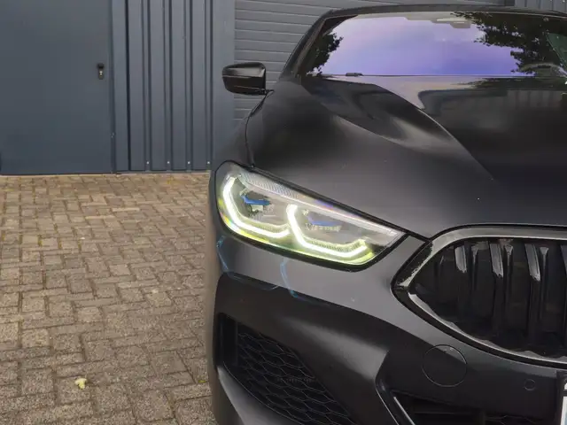 BMW 8 Series view 10