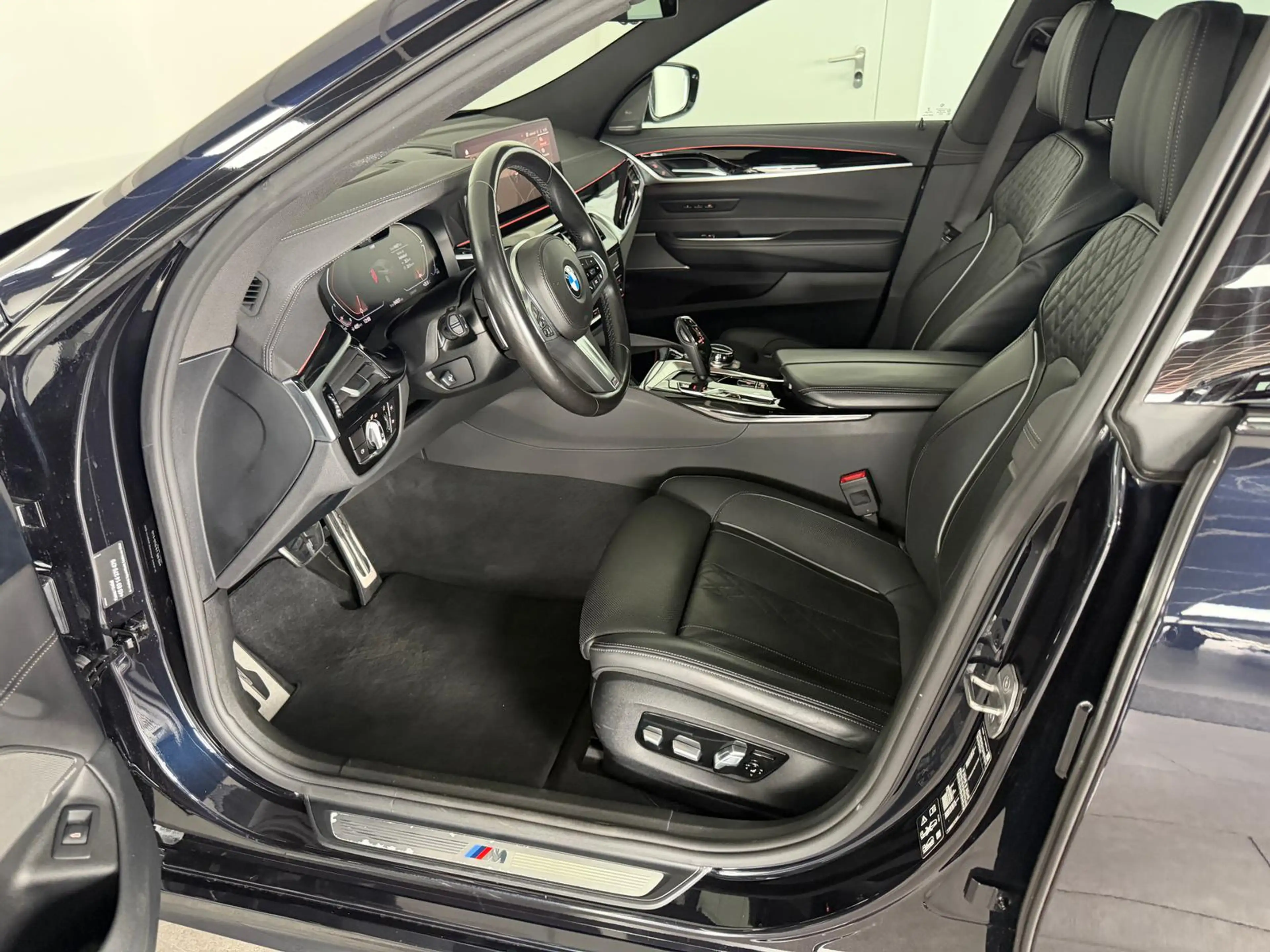 BMW 630 630d GT M-Sport X-Drive LASER Standheiz H&K AHK — photo 10