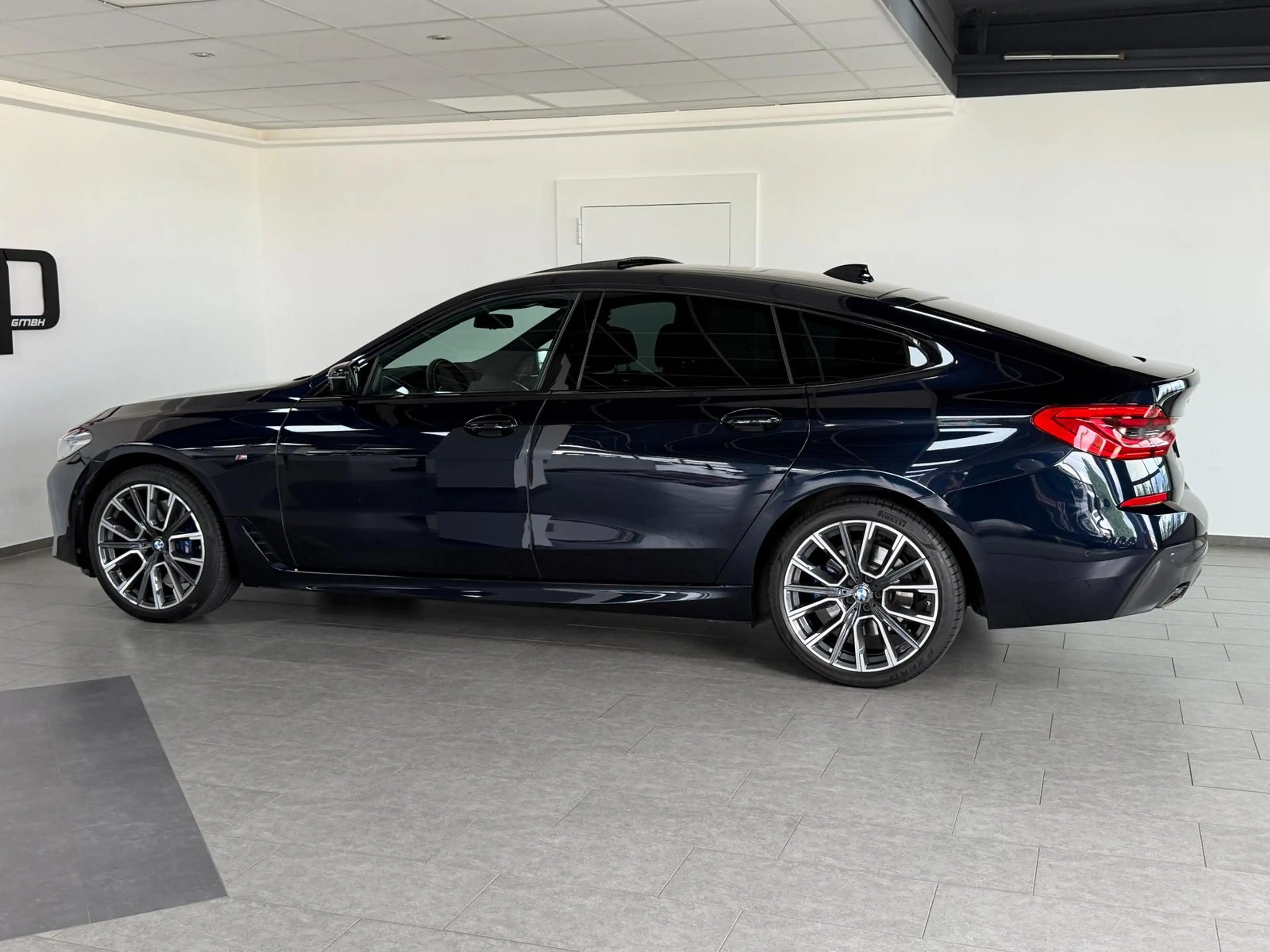 BMW 630 630d GT M-Sport X-Drive LASER Standheiz H&K AHK — photo 9