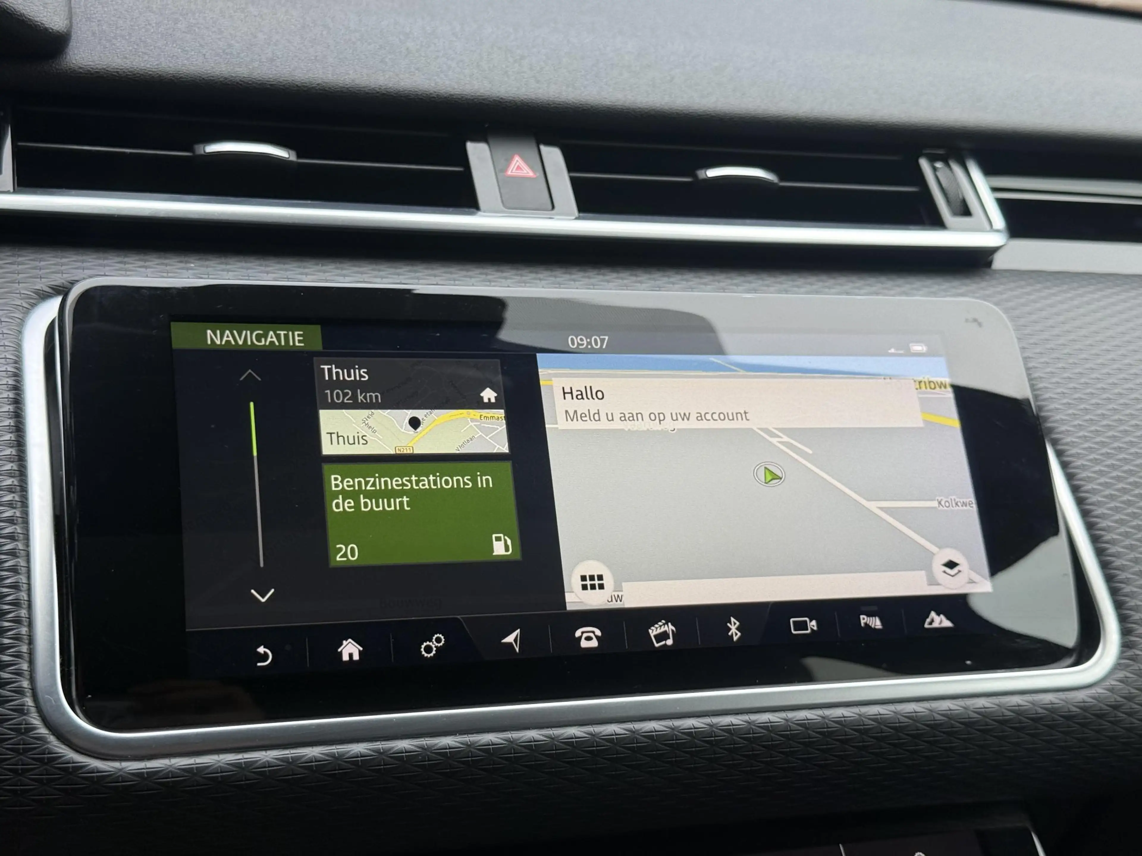 Land Rover Range Rover Velar 2.0 P300 Turbo AWD R-Dynamic HSE Pano|Navi|Carplay — photo 14