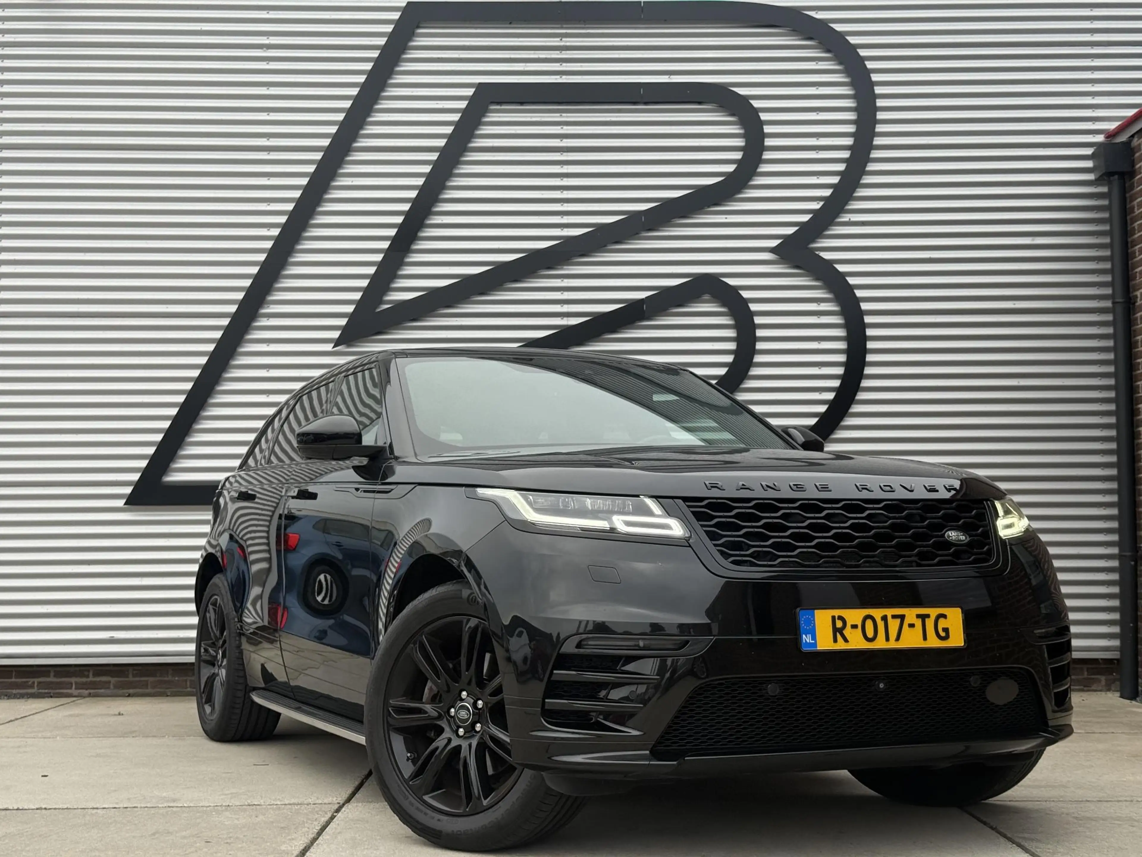 Land Rover Range Rover Velar 2.0 P300 Turbo AWD R-Dynamic HSE Pano|Navi|Carplay — photo 7