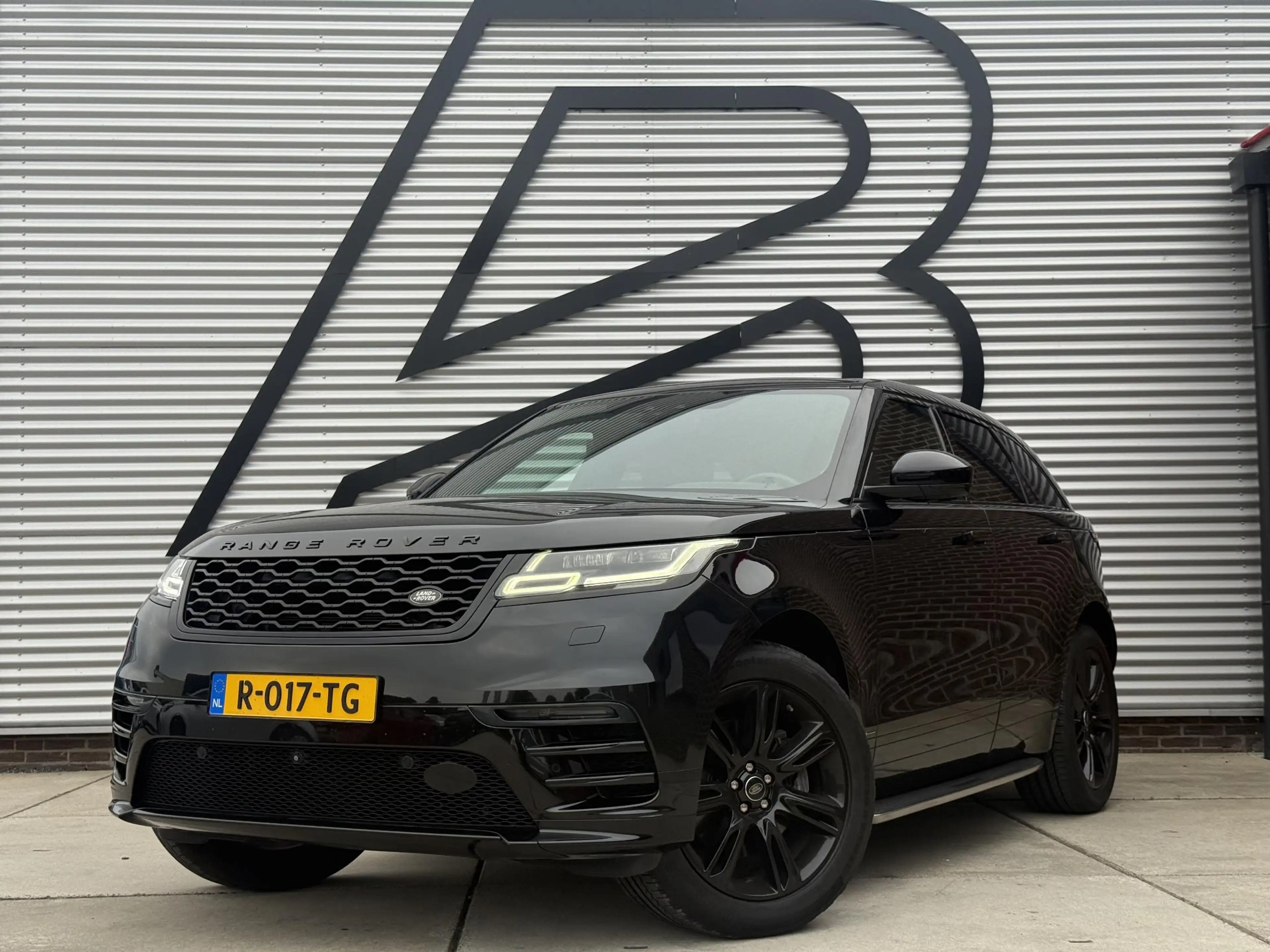 Land Rover Range Rover Velar 2.0 P300 Turbo AWD R-Dynamic HSE Pano|Navi|Carplay