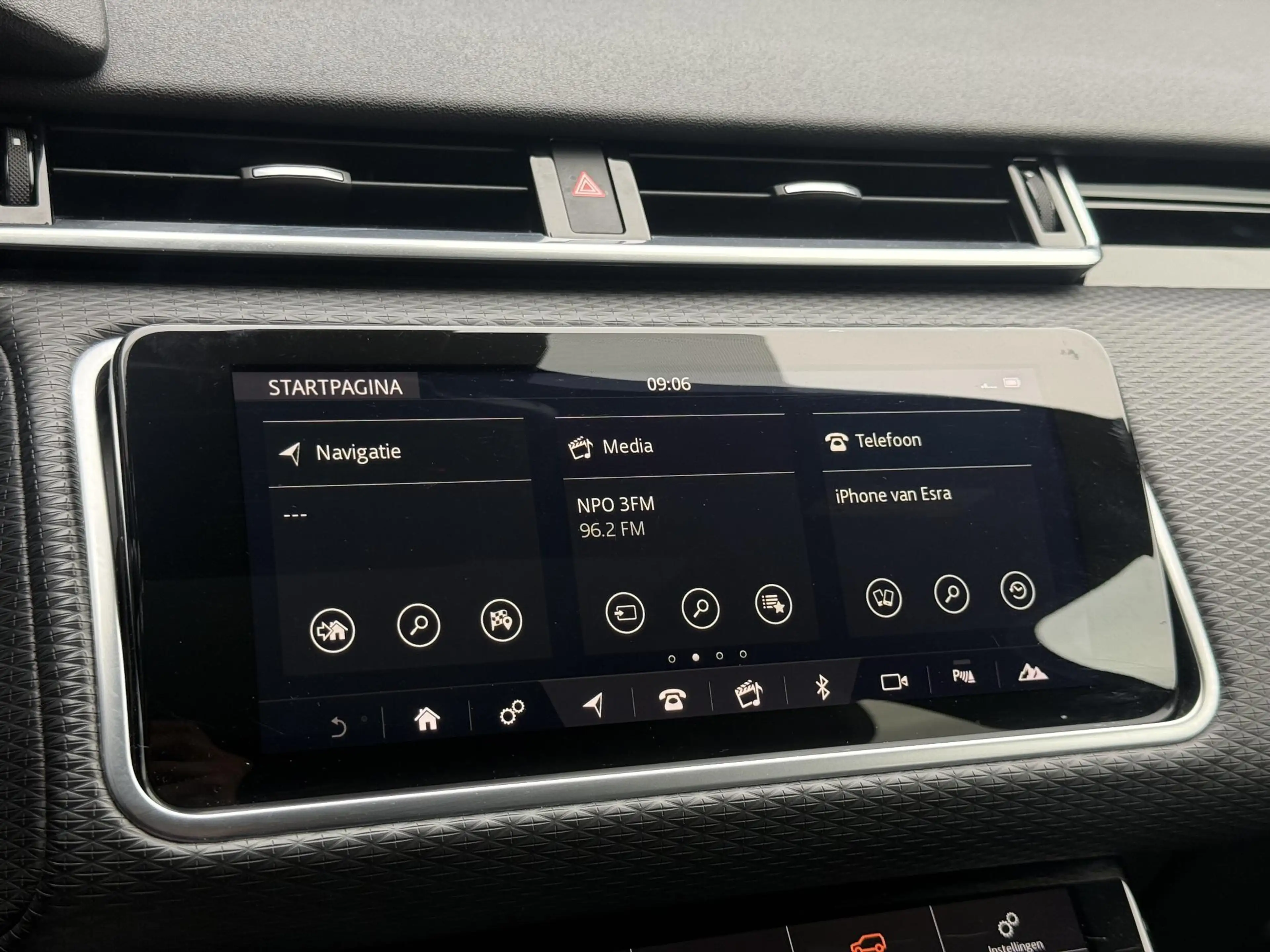 Land Rover Range Rover Velar 2.0 P300 Turbo AWD R-Dynamic HSE Pano|Navi|Carplay — photo 12